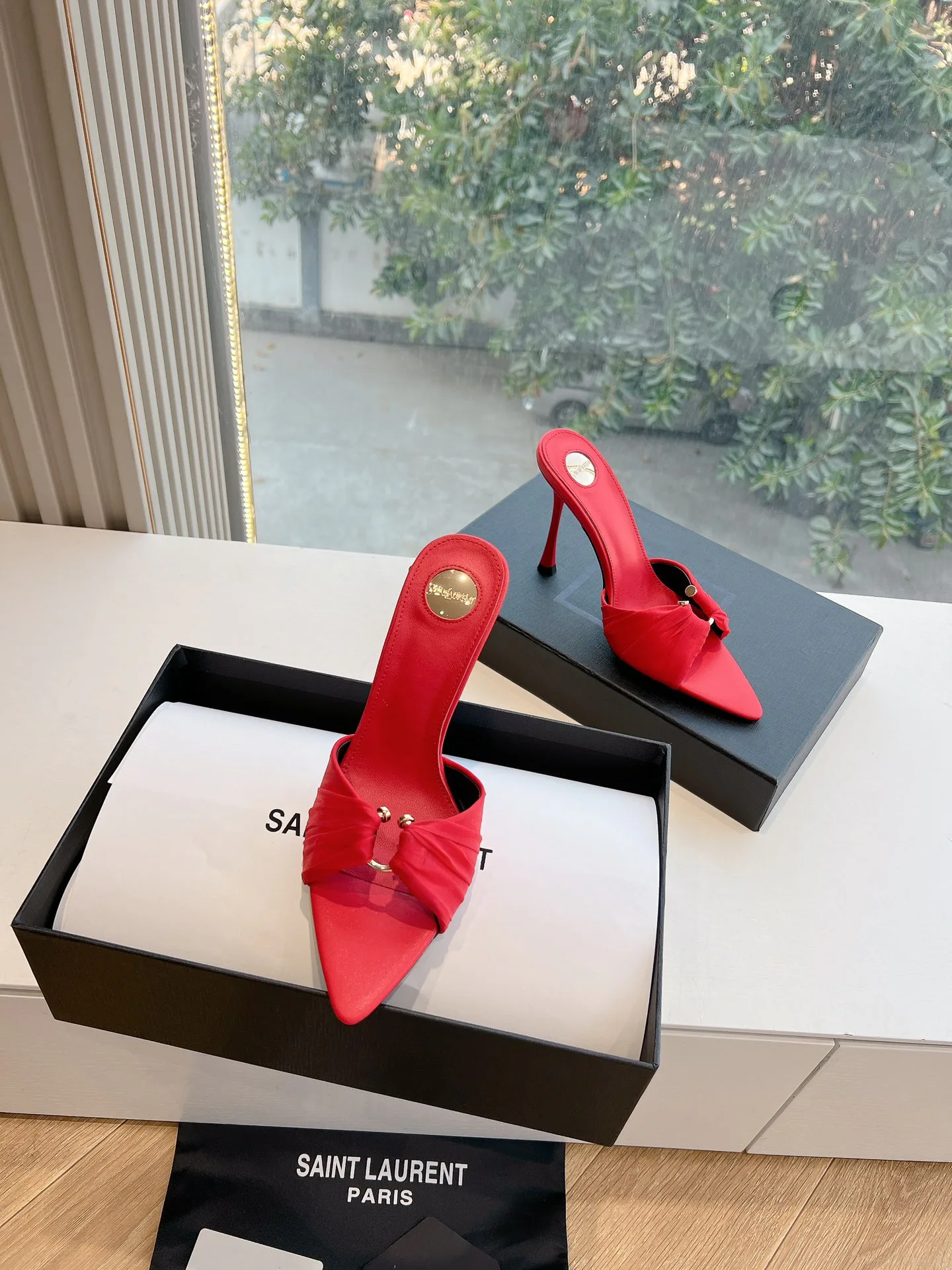 Босоножки Женские Saint Laurent 7400