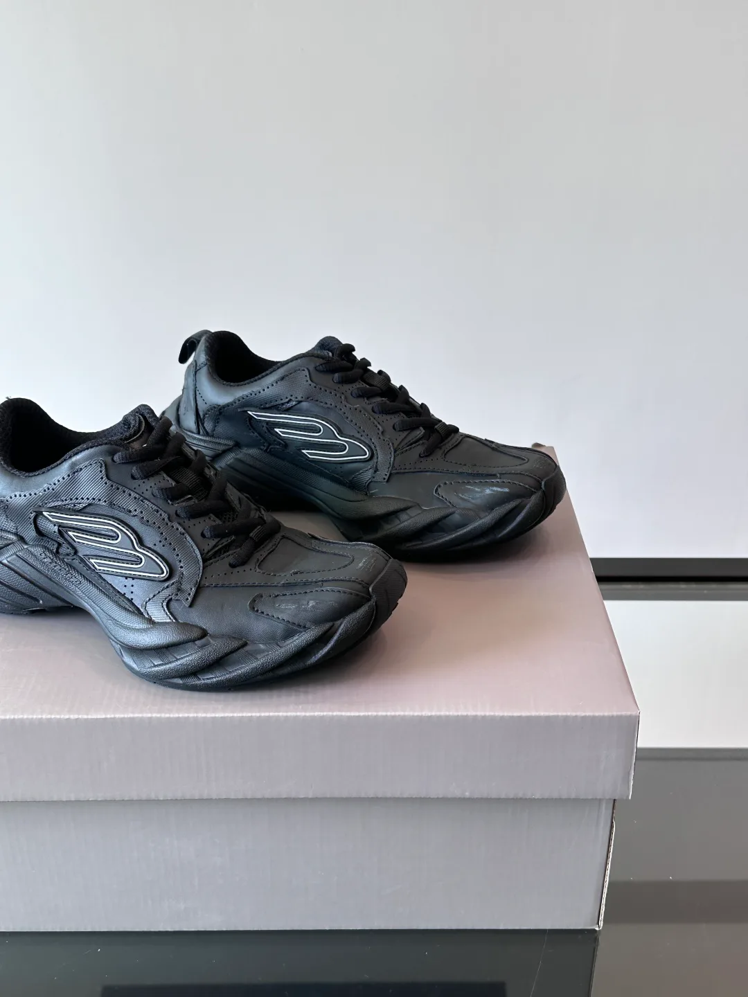 Кроссовки Женские Balenciaga 6090