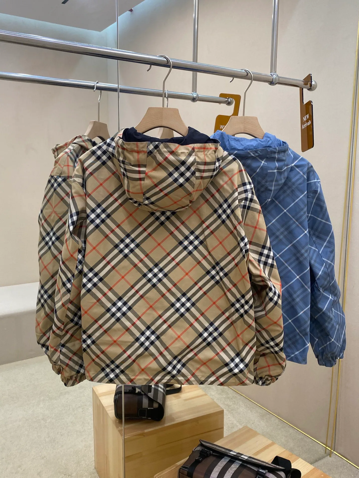 Куртки И Пуховики Женские Burberry 11463857