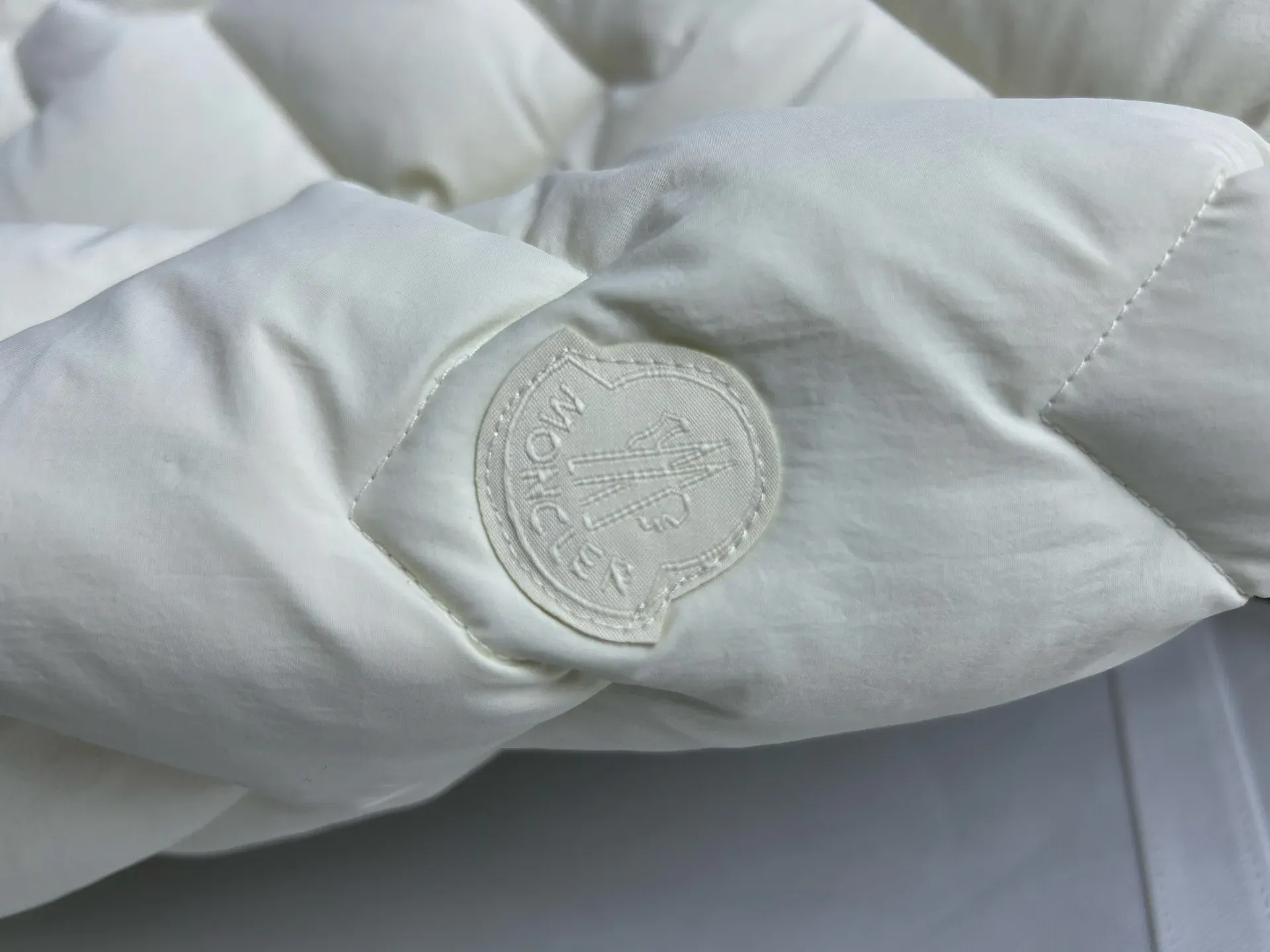 Куртки И Пуховики Женские Moncler 497160