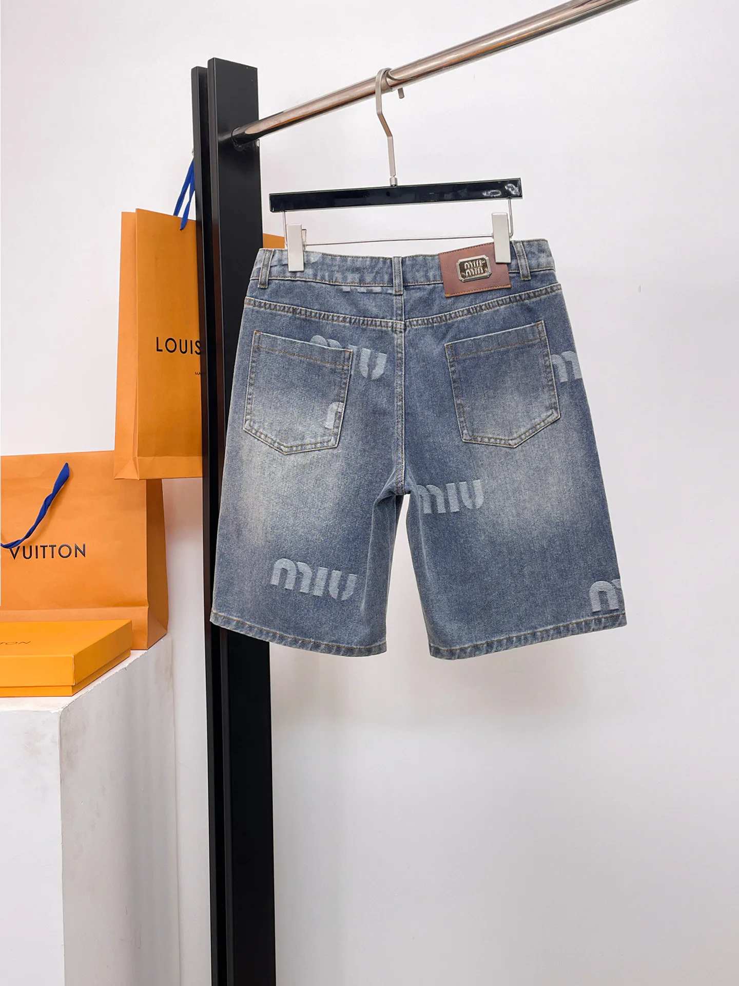 Шорты Мужские Miu Miu 14170698