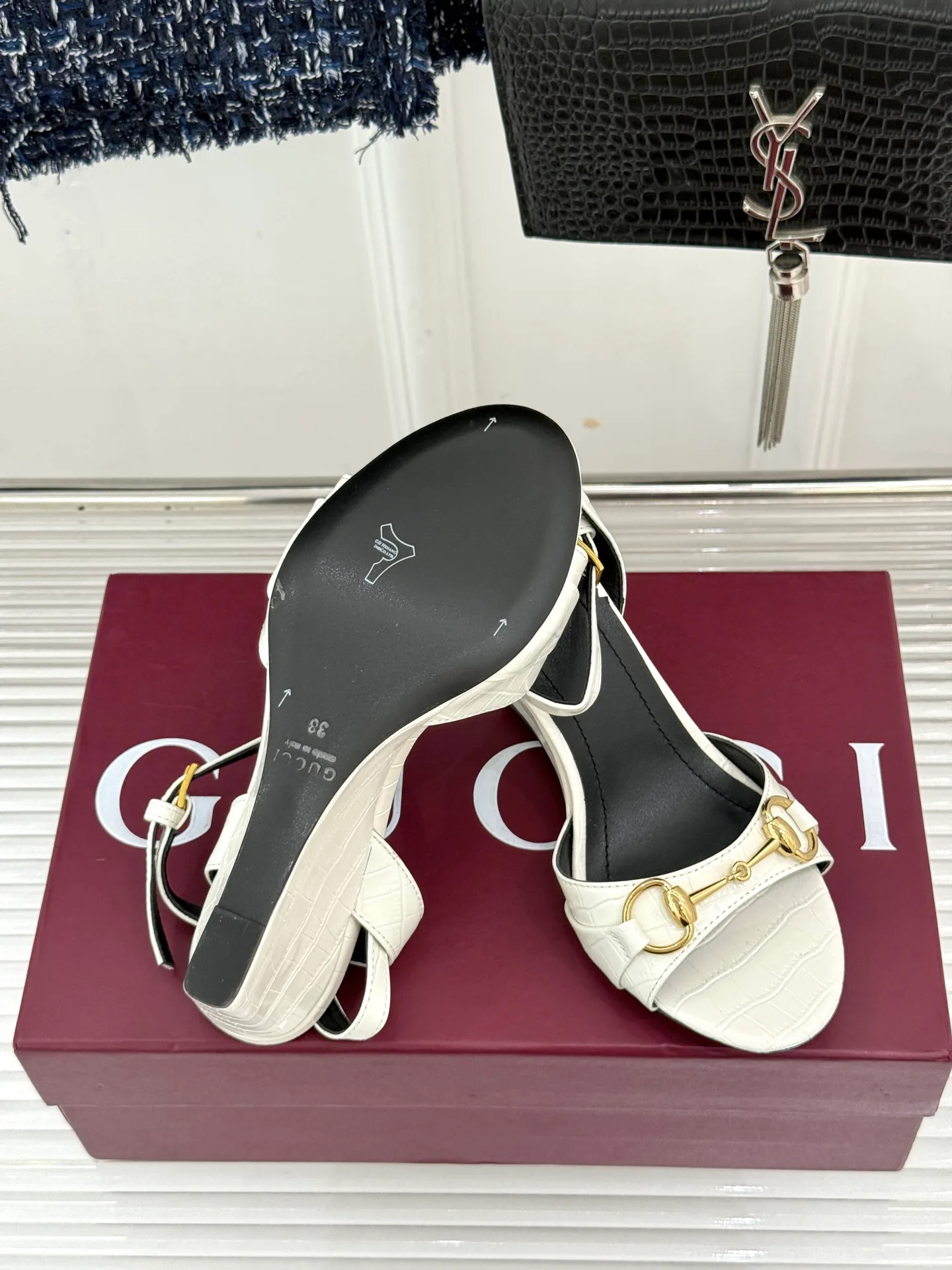 Босоножки Женские Gucci 18034503