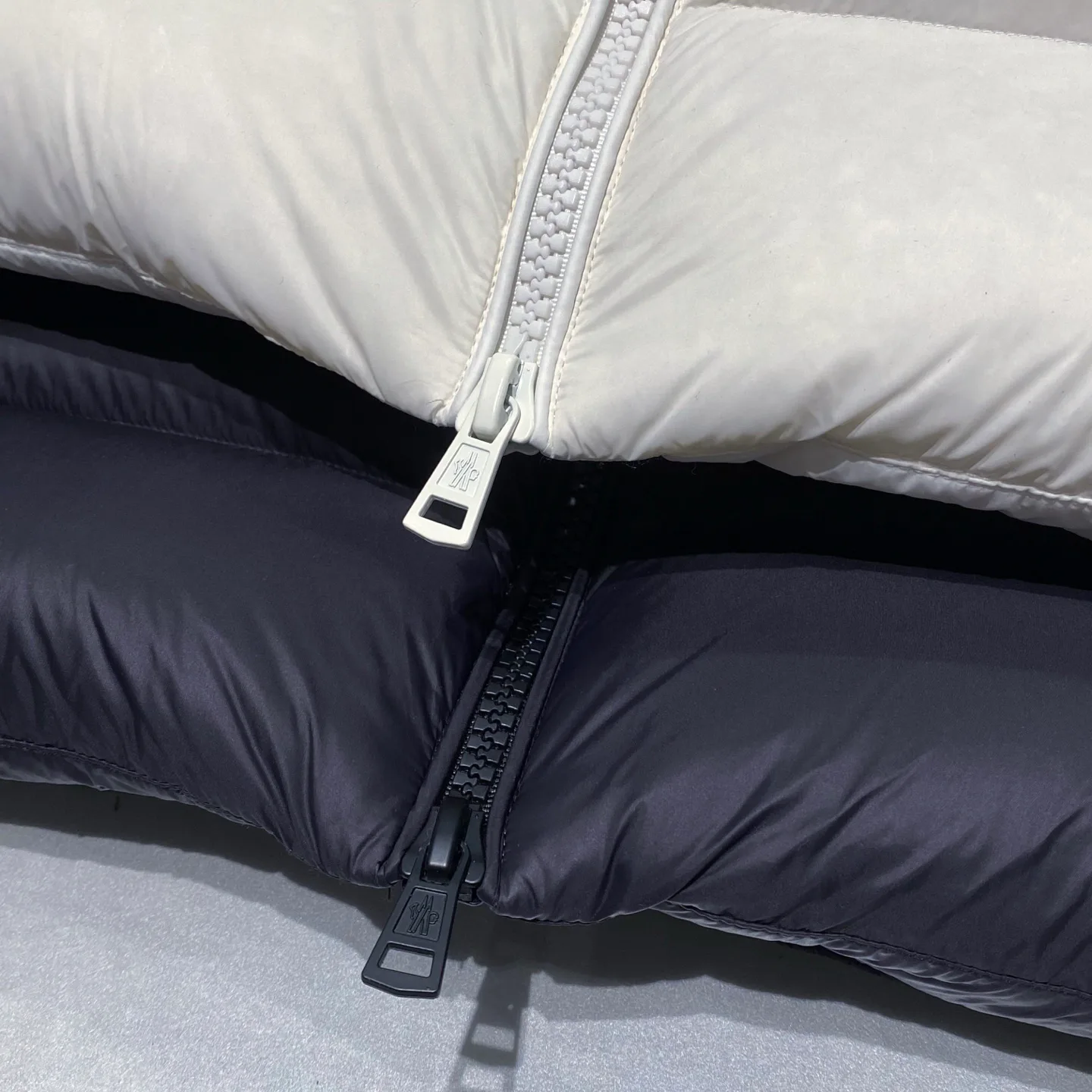 Жилеты Мужские Moncler 1807025