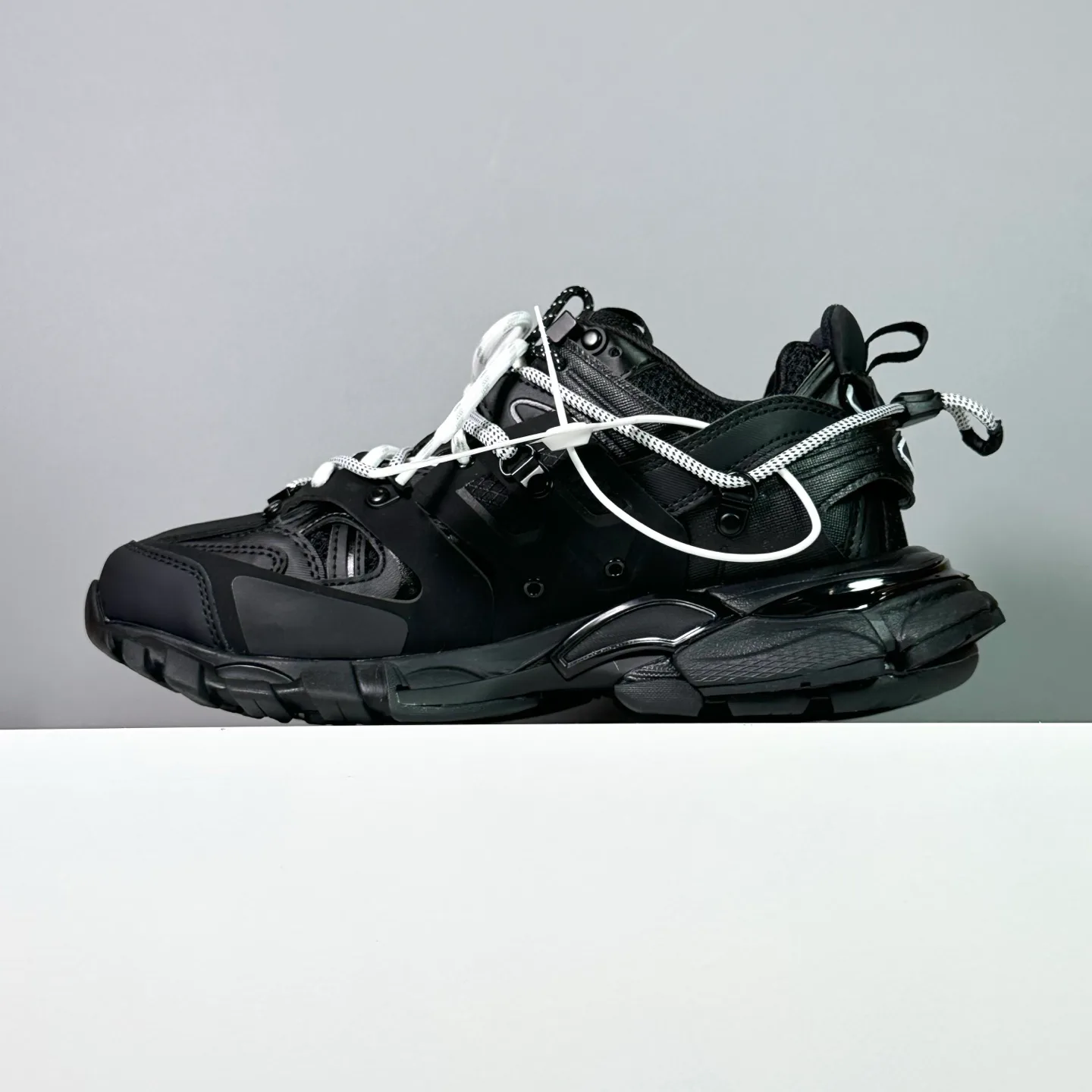 Кроссовки Женские Balenciaga 13467900