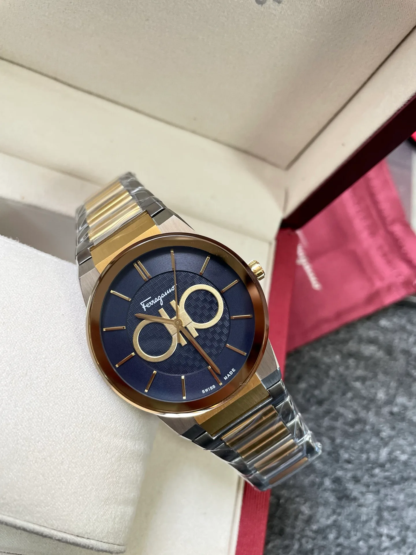 Часы Женские Salvatore Ferragamo 514125