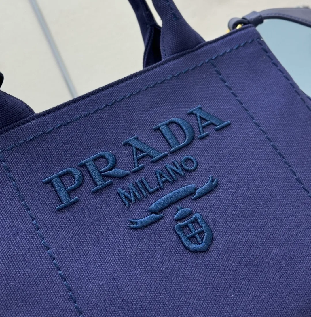 Классические Сумки Женские Prada 11164980