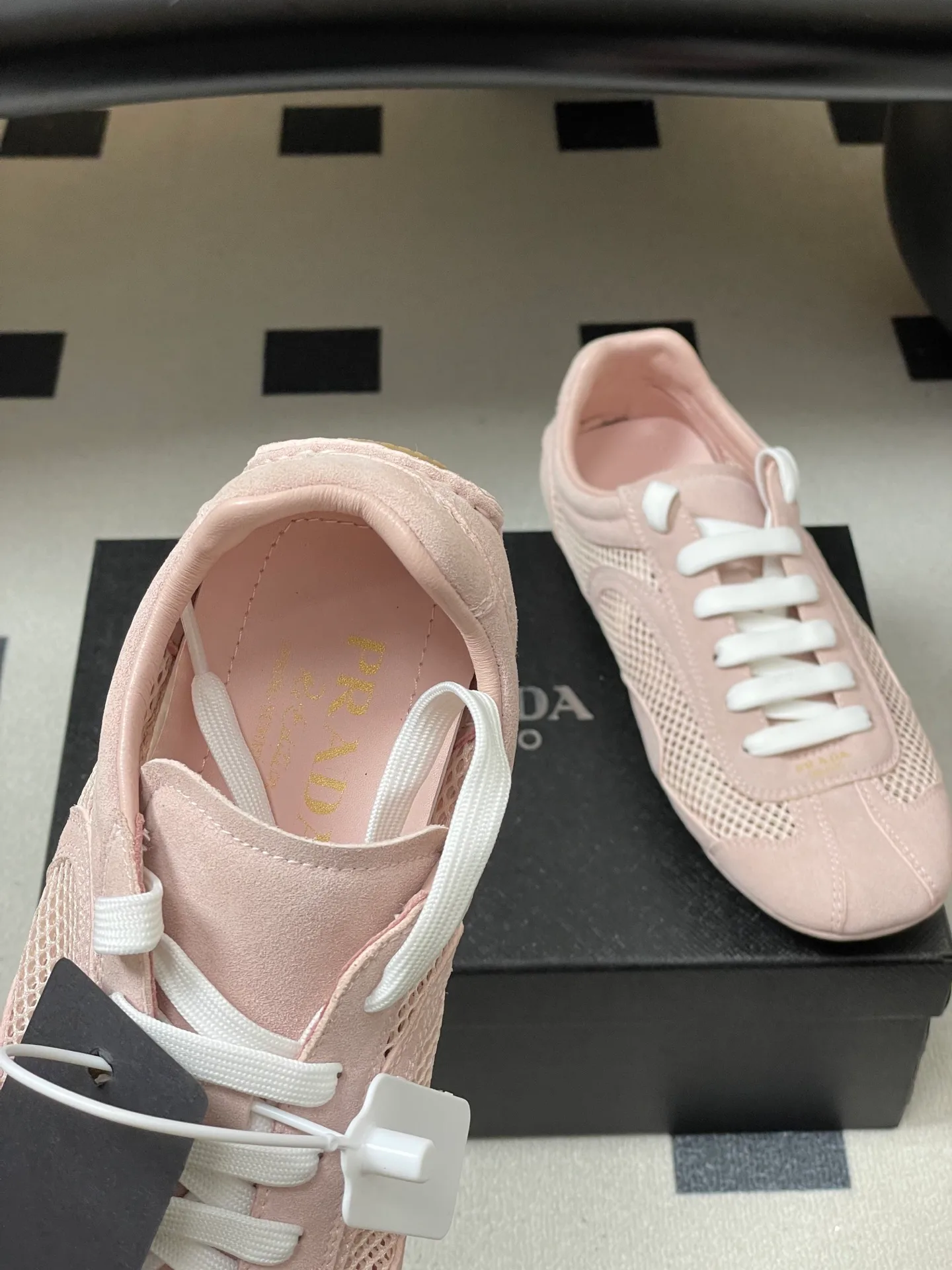 Кроссовки Женские Prada 12880105