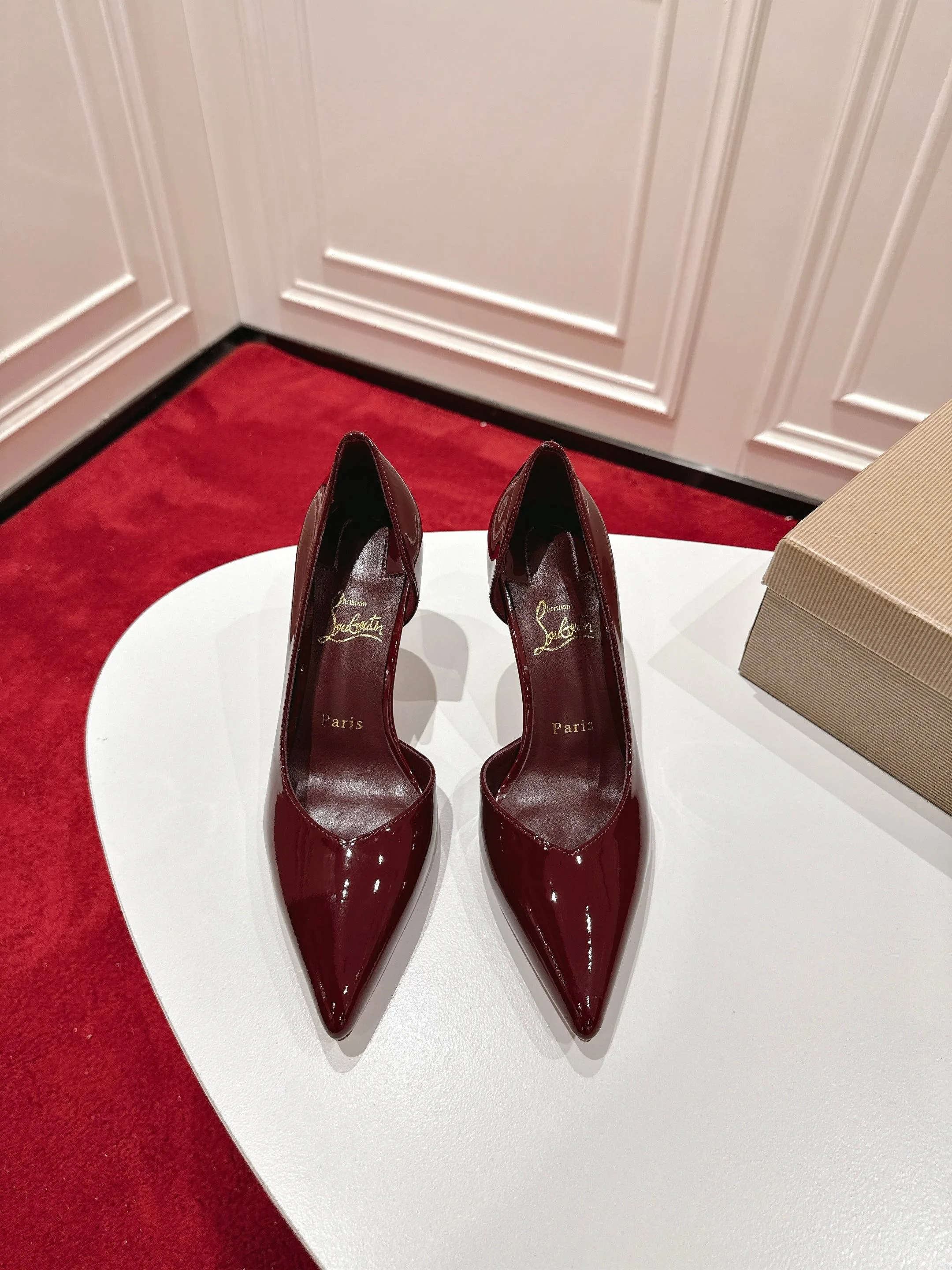 Туфли Женские Christian Louboutin 11640666