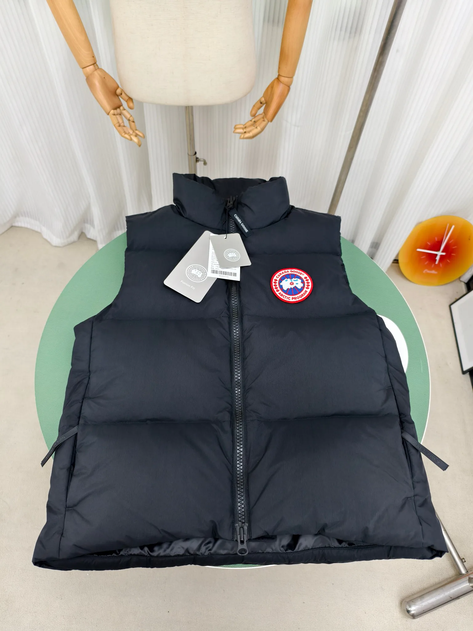 Жилеты Женские Canada Goose 4022680