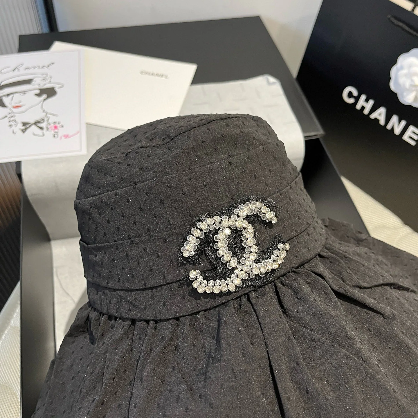 Головные Уборы Chanel 18900