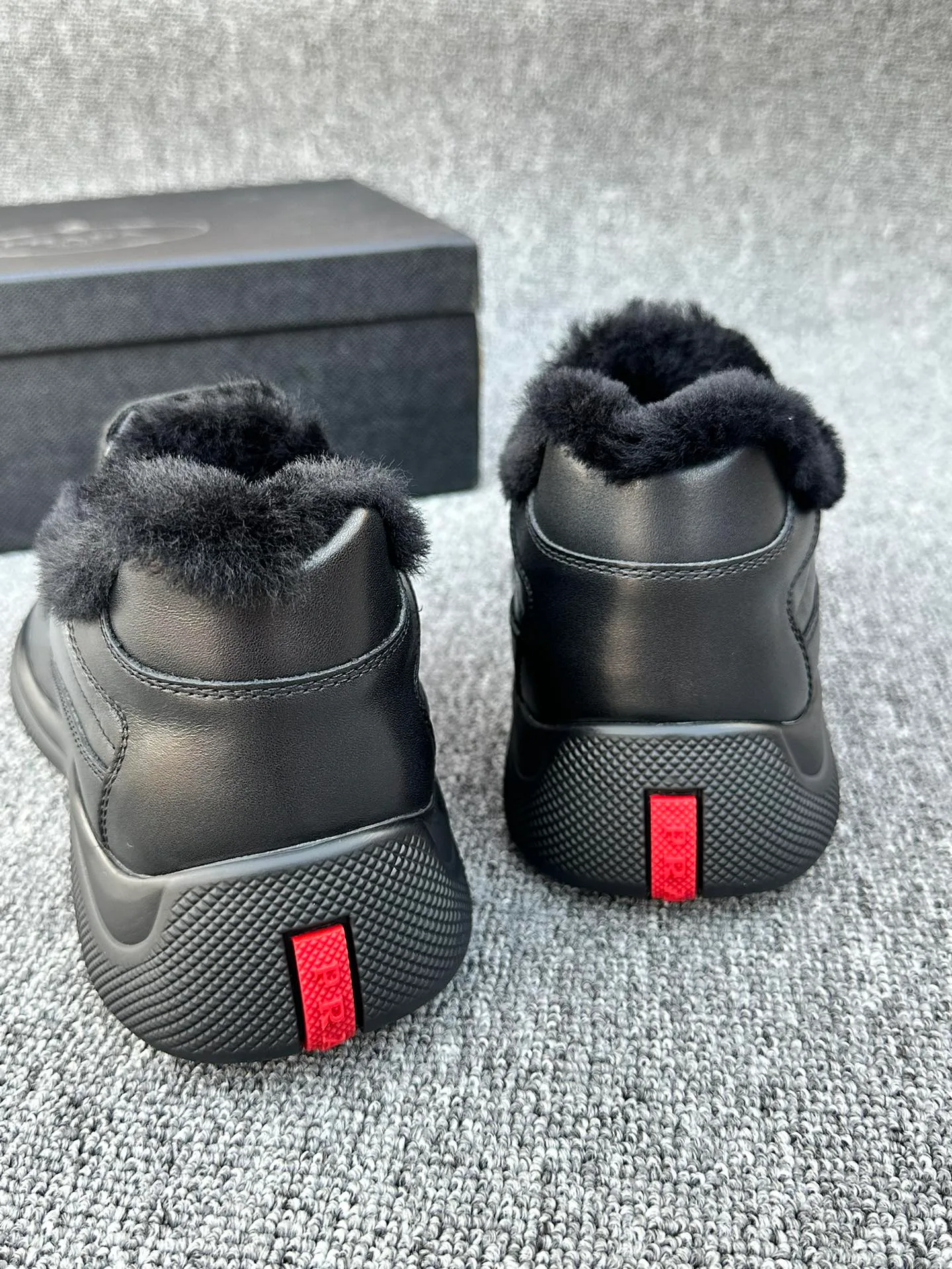 Кроссовки Мужские Prada 17219252