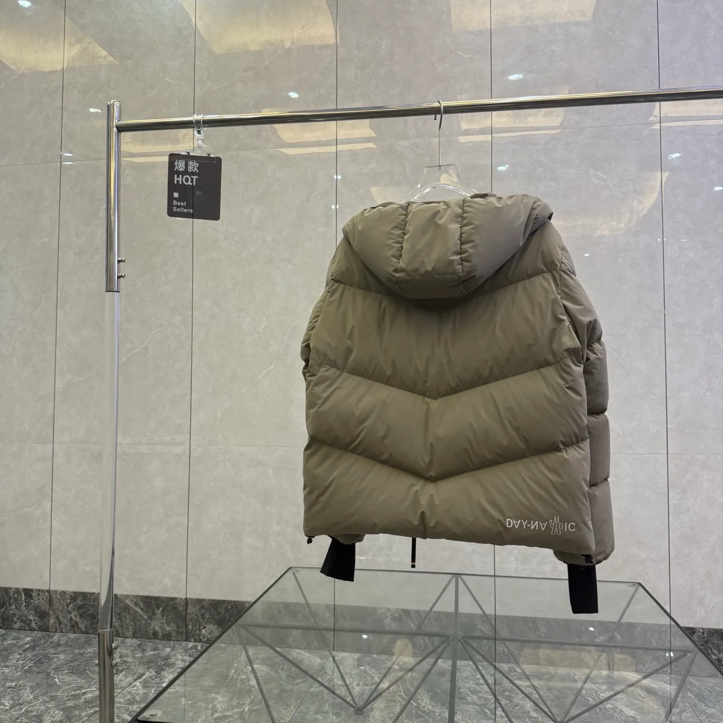 Куртки И Пуховики Женские Moncler 18615028
