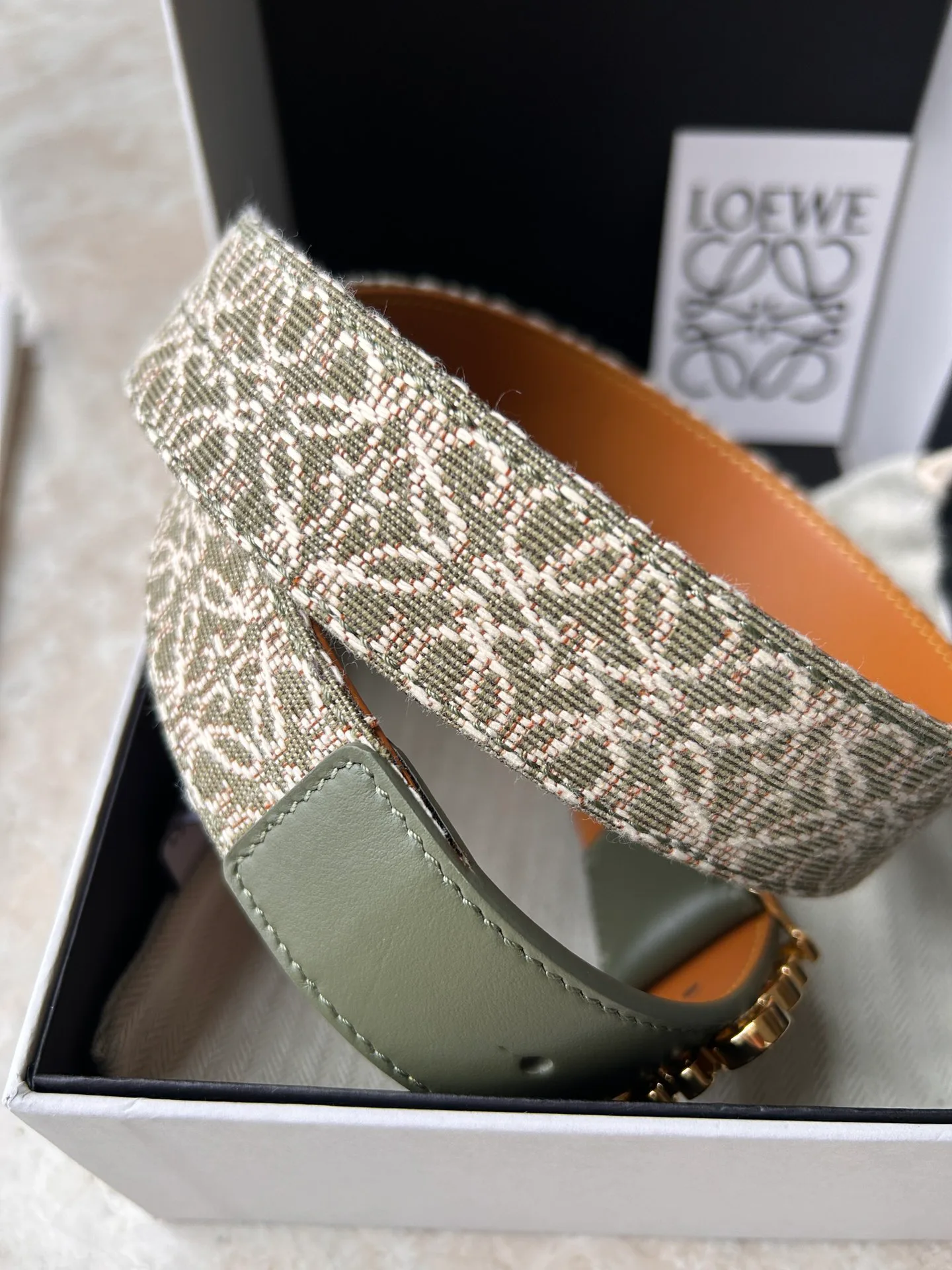 Ремни Loewe 11704492