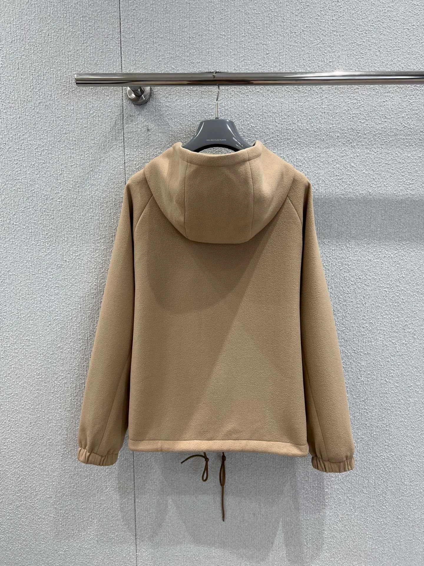 Куртки И Пуховики Женские Prada 18141085