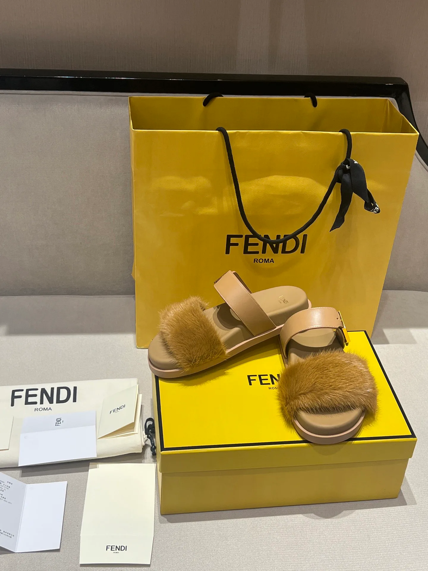 Сандалии Женские Fendi 11620520