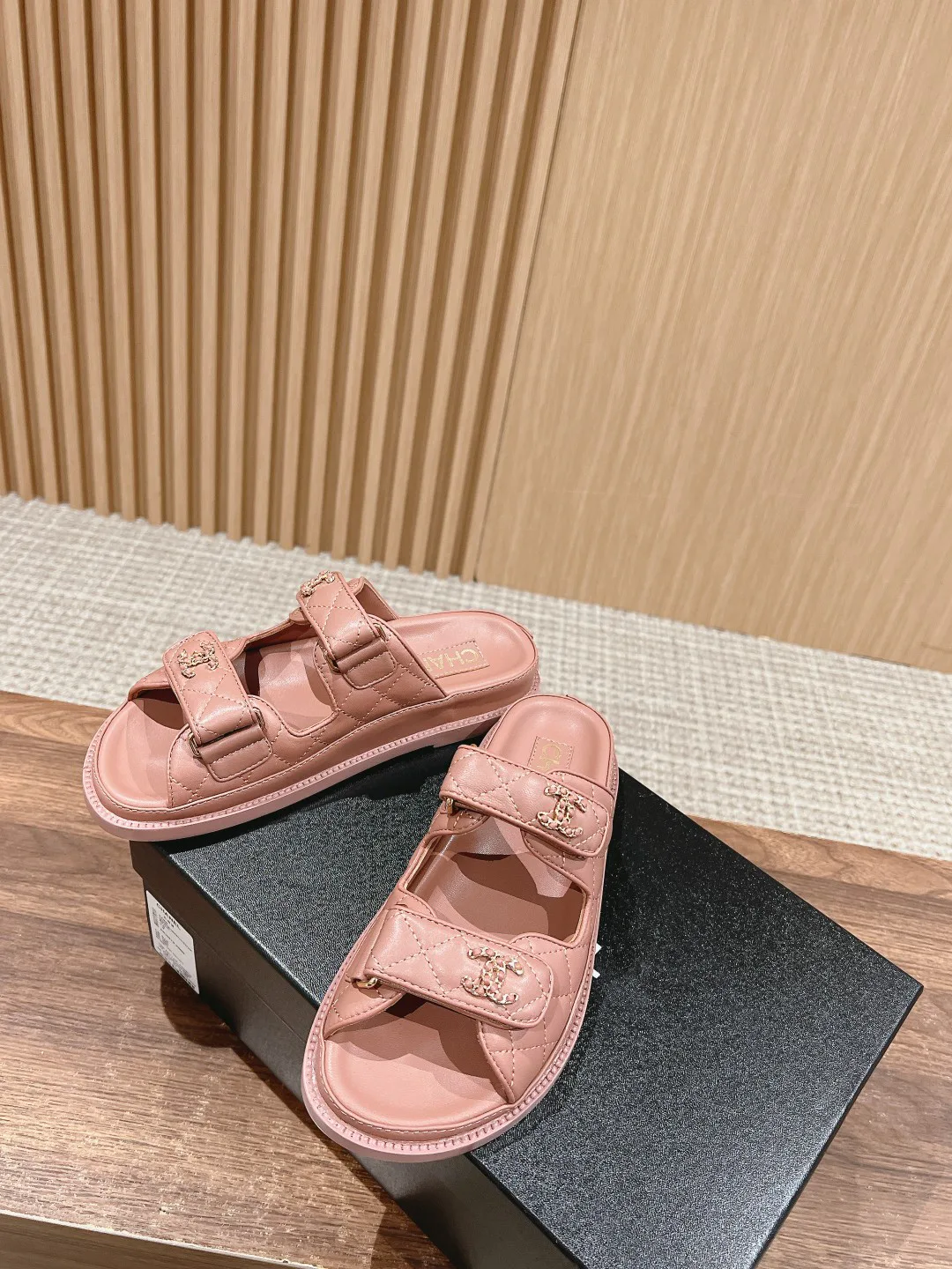 Шлепанцы Женские Chanel 33730