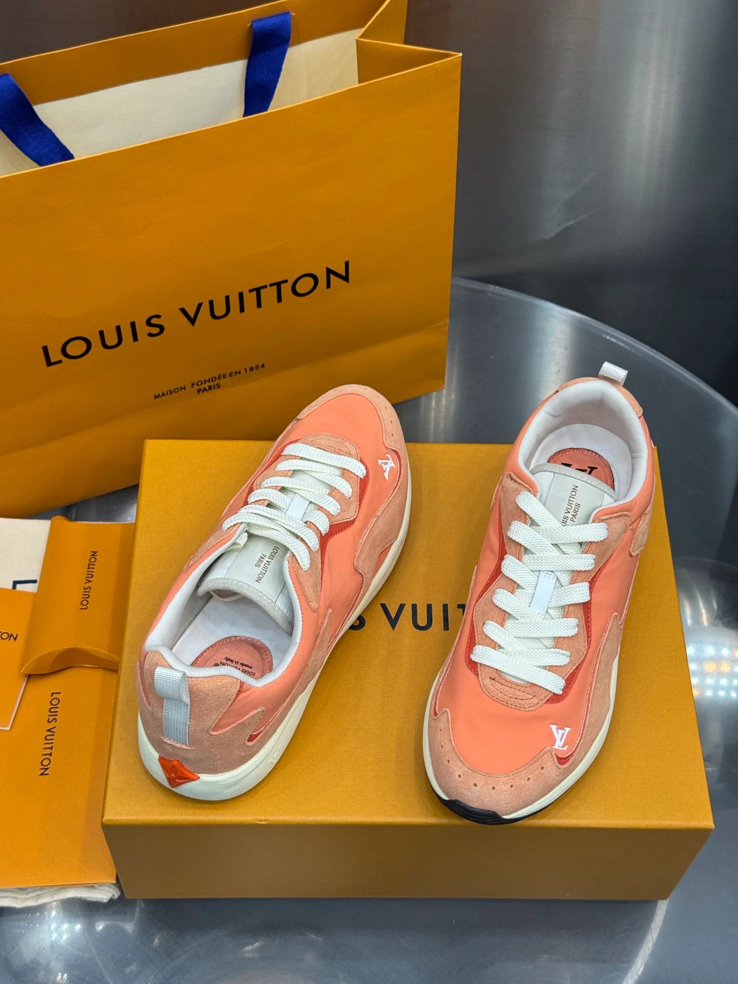 Кроссовки Мужские Louis Vuitton 18202639