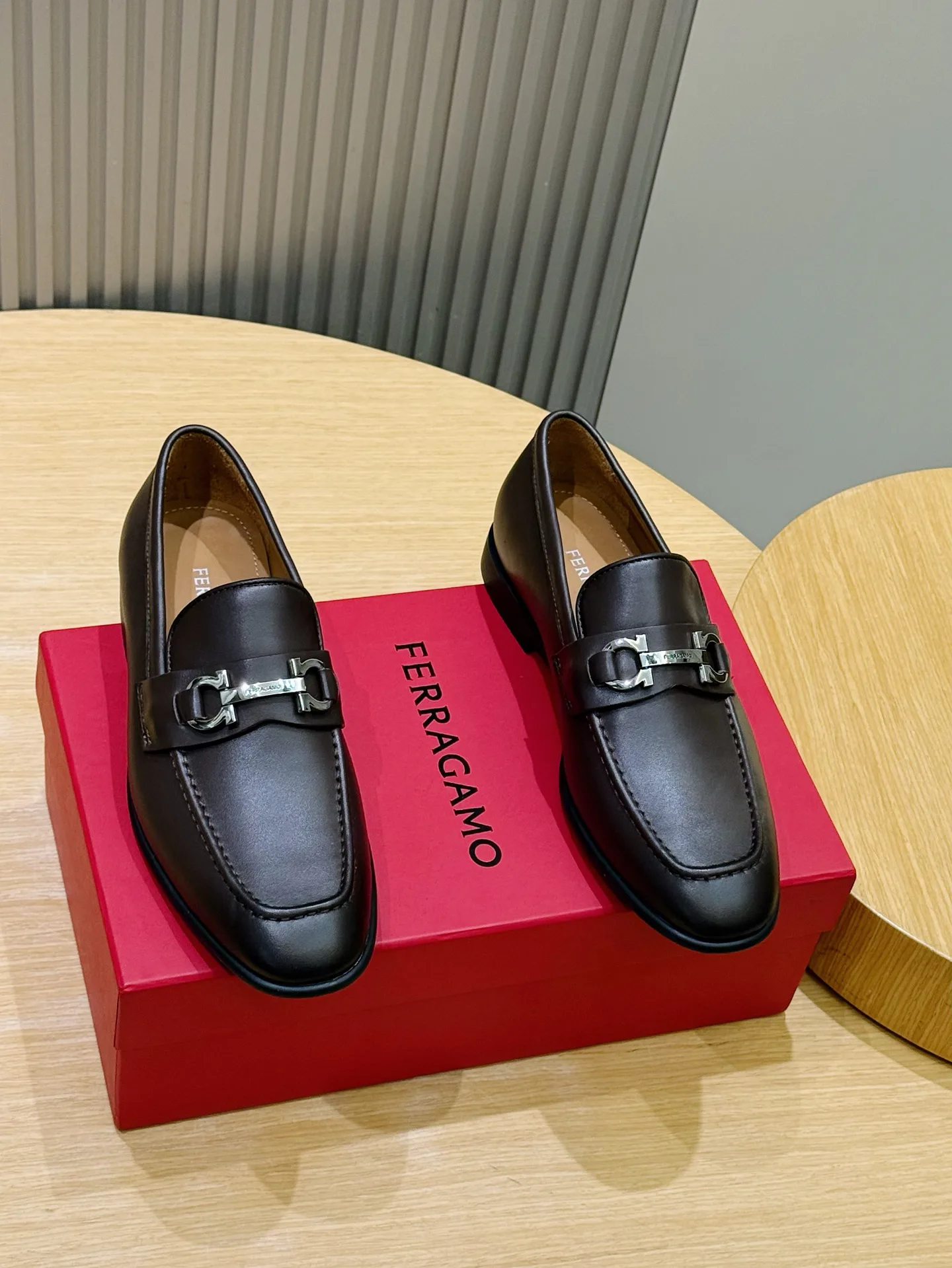 Лоферы И Туфли Мужские Salvatore Ferragamo 18101483