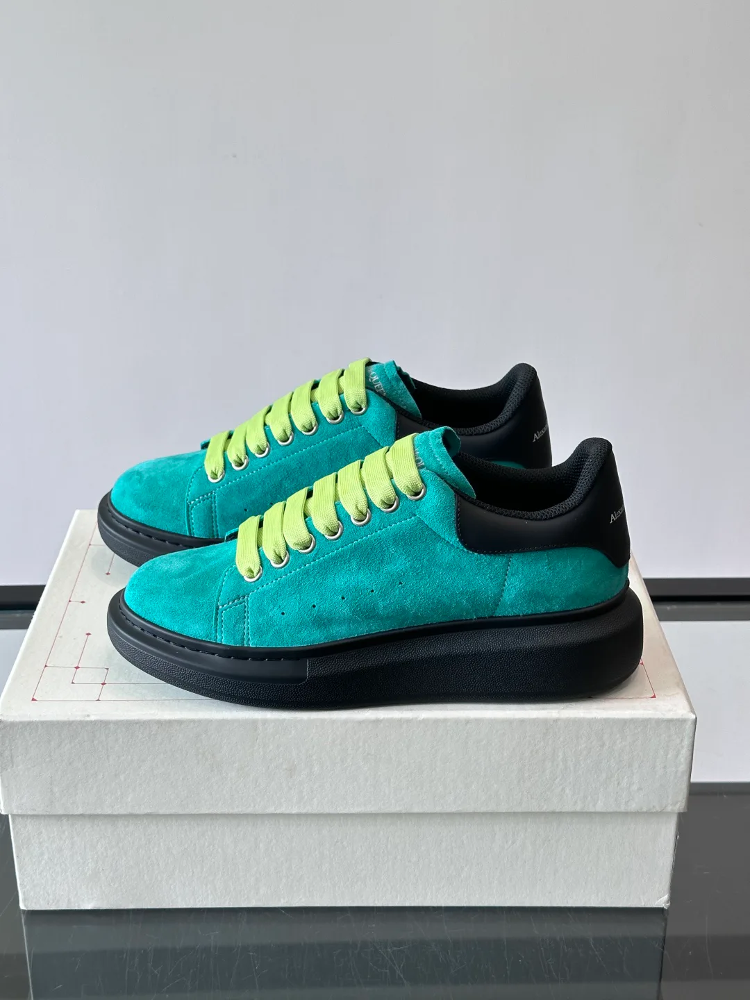 Кроссовки Женские Alexander Mcqueen 17447547