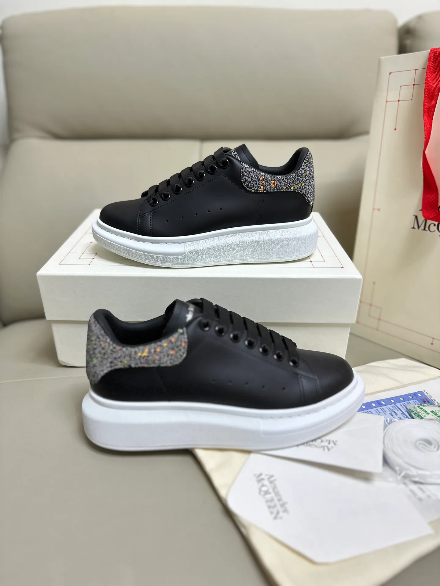 Кроссовки Женские Alexander Mcqueen 18616786