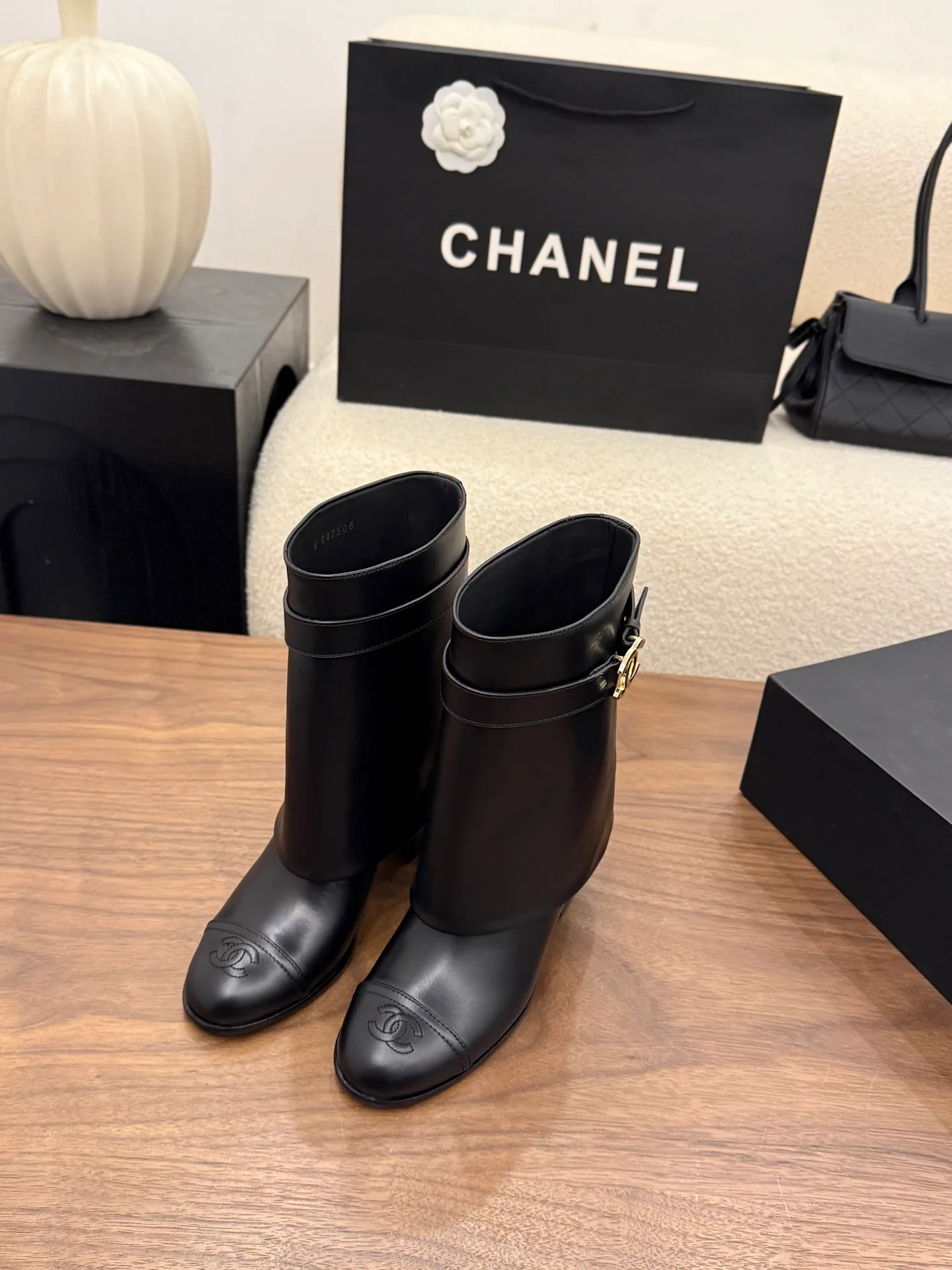 Сапоги Женские Chanel 18323382