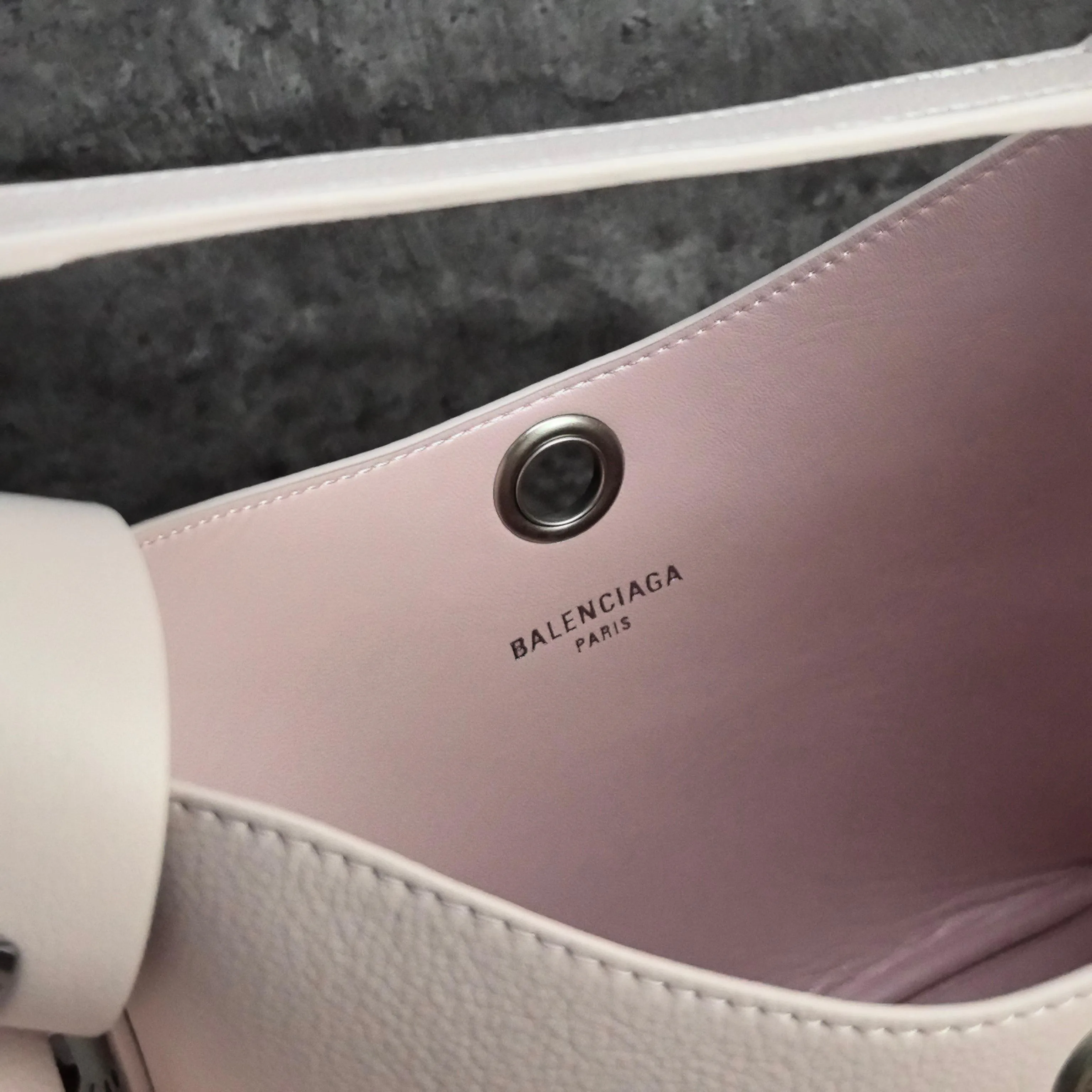 Сумки На Ремне Женские Balenciaga 12669071