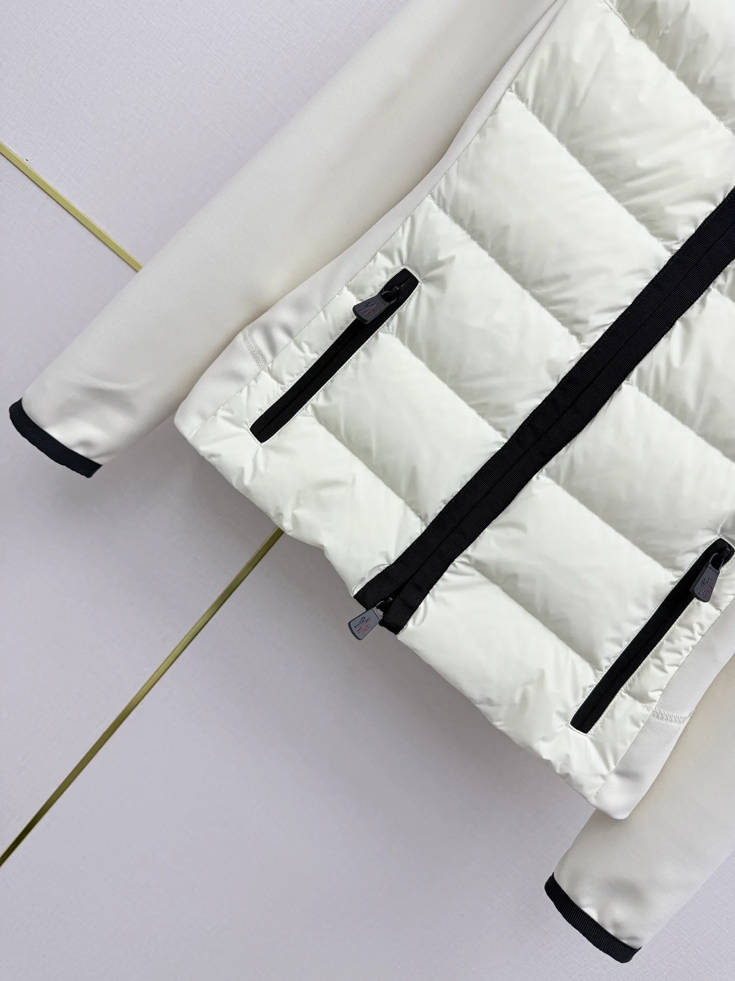 Куртки И Пуховики Женские Moncler 18435808