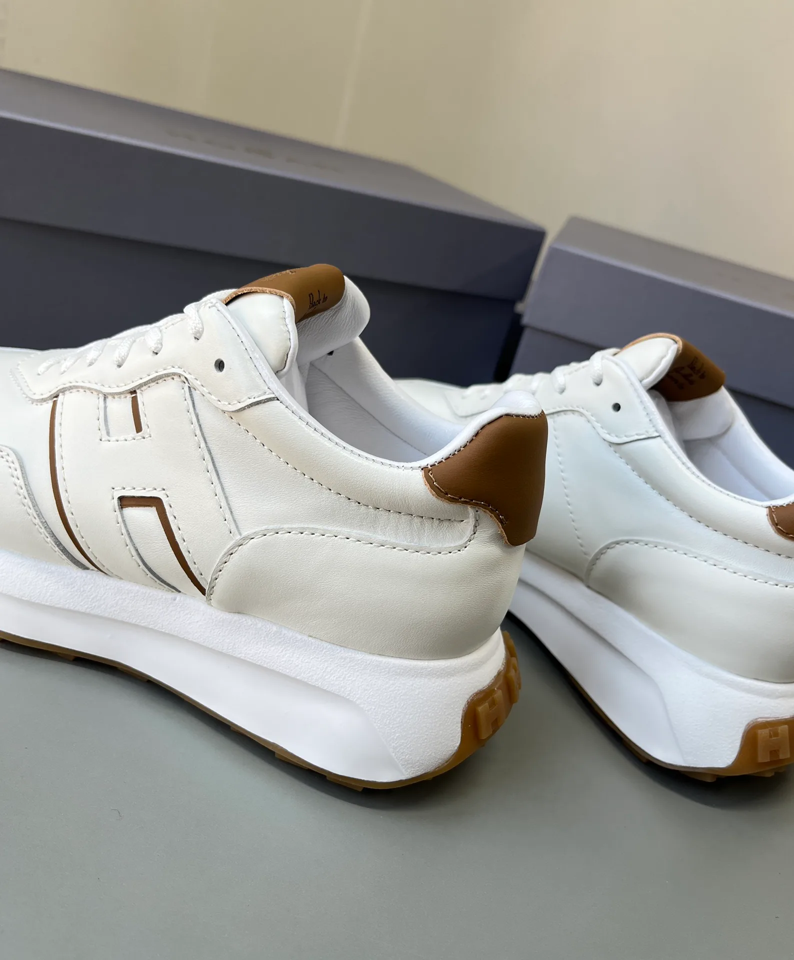 Кроссовки Женские Hogan 12629892