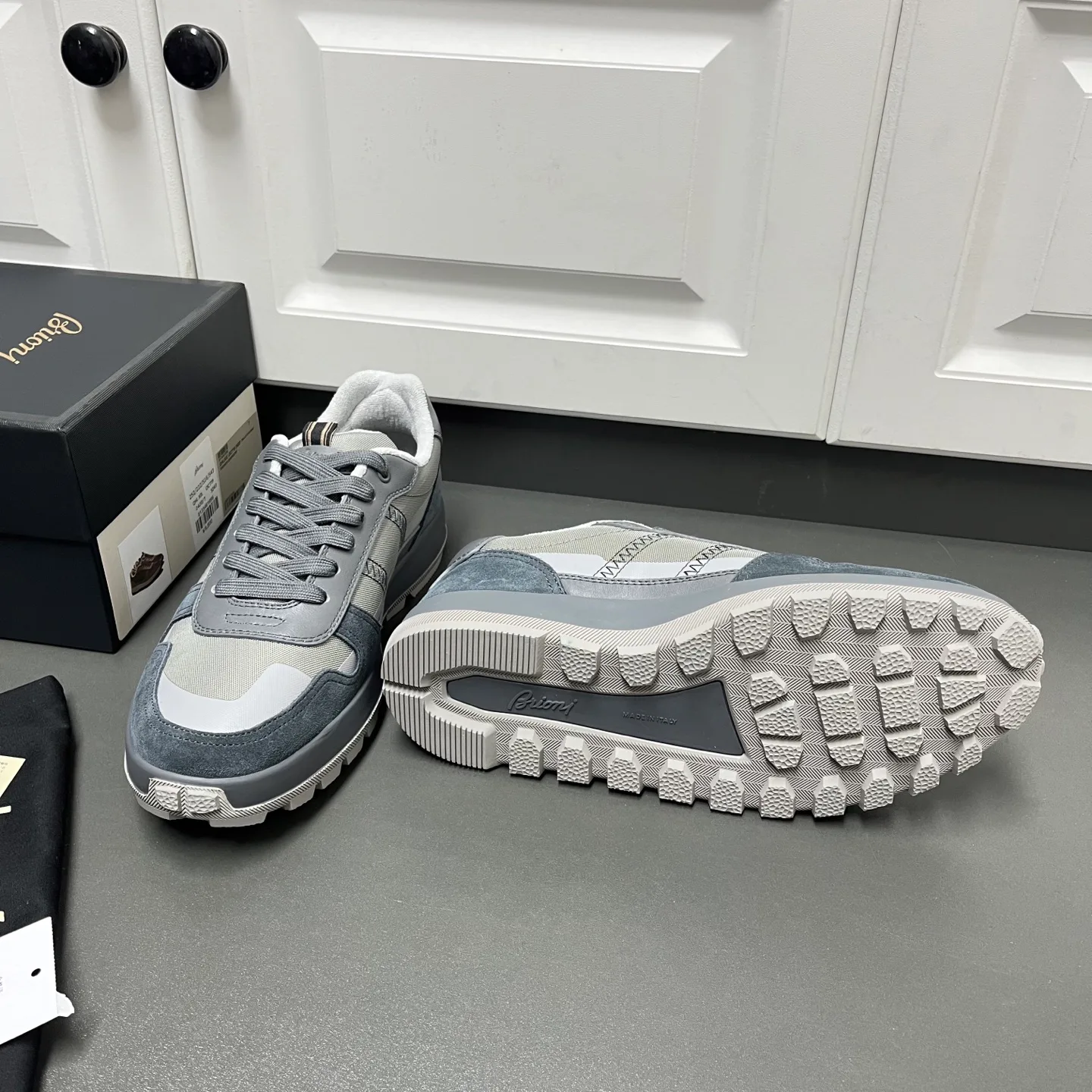 Кроссовки Женские Brioni 12415