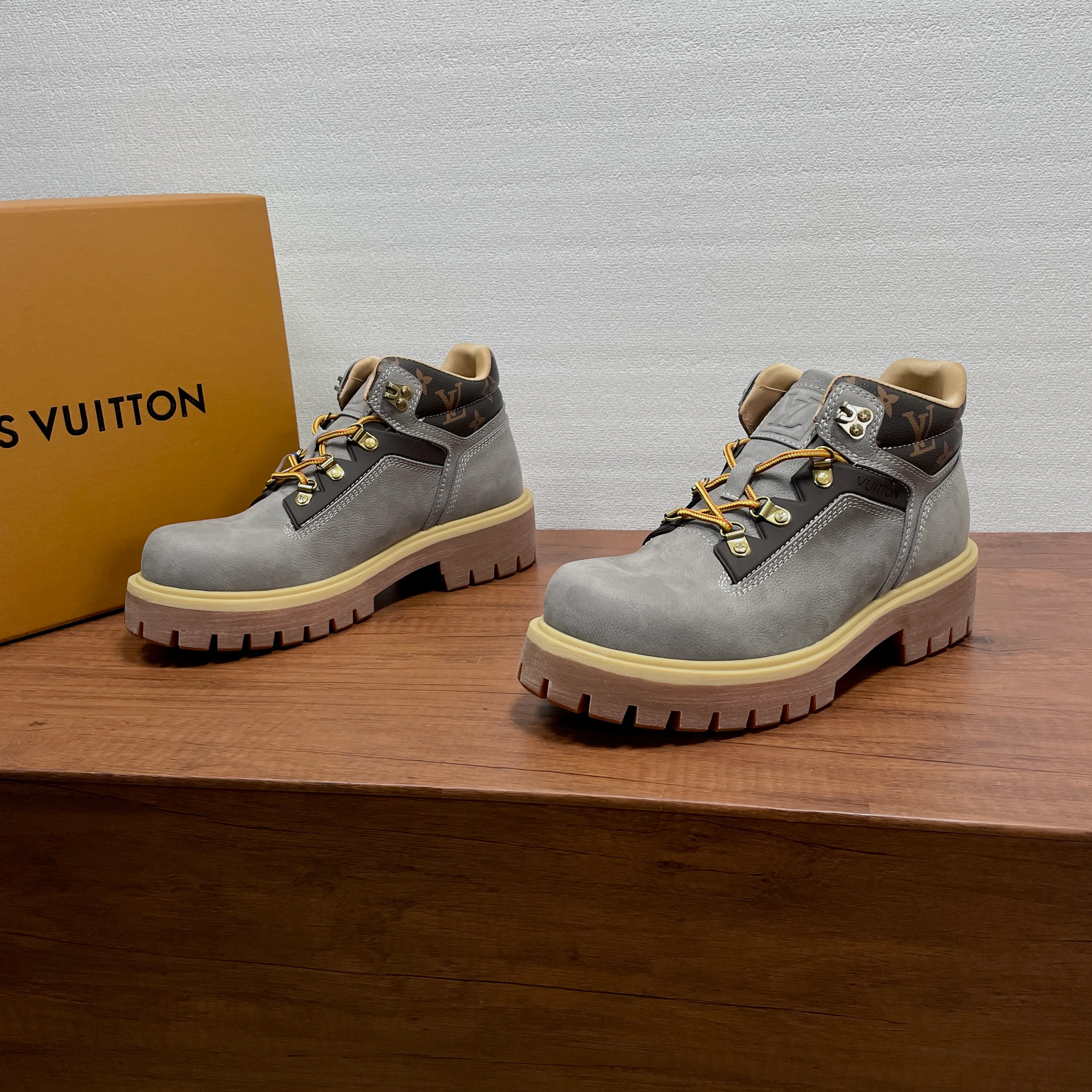 Ботинки Мужские Louis Vuitton 18626512