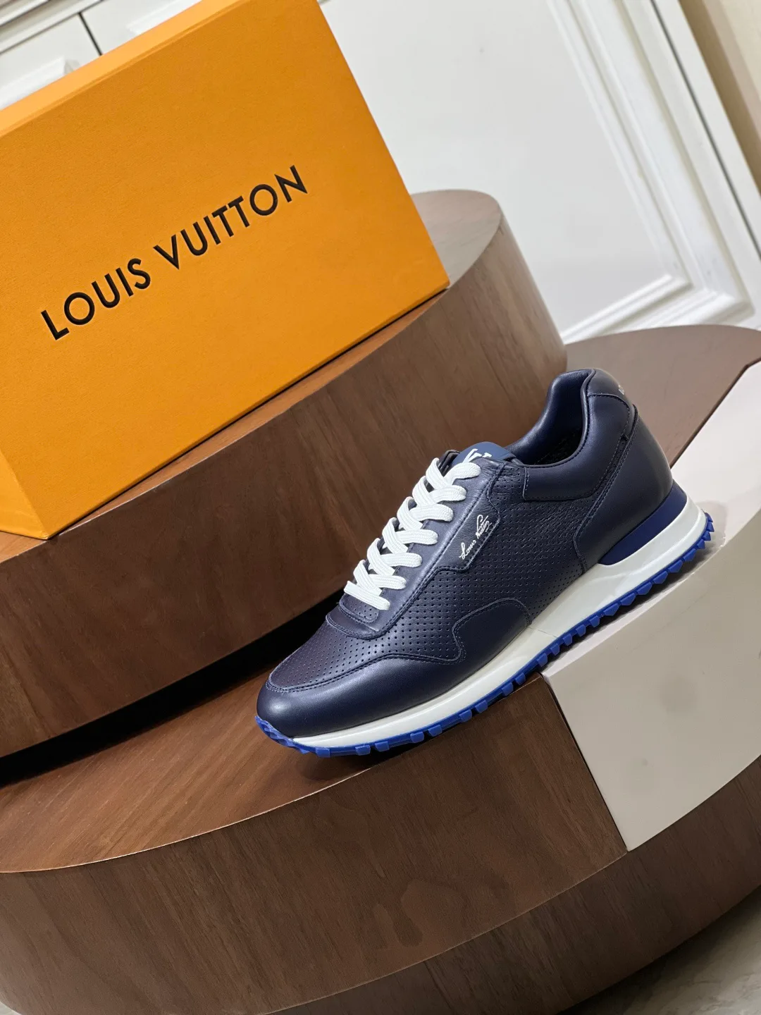 Кроссовки Мужские Louis Vuitton 18039347