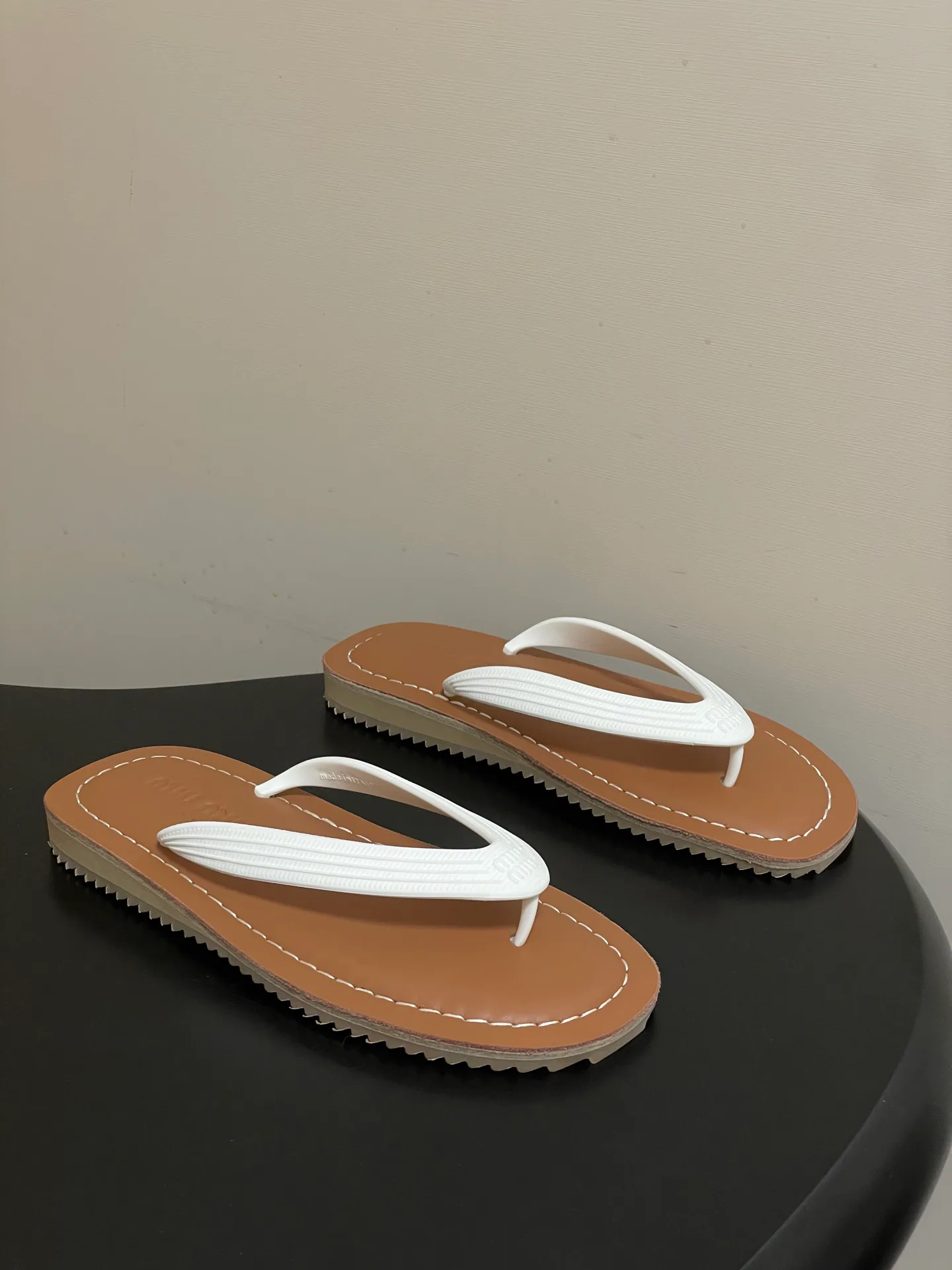 Шлепанцы Женские Miu Miu 13343854