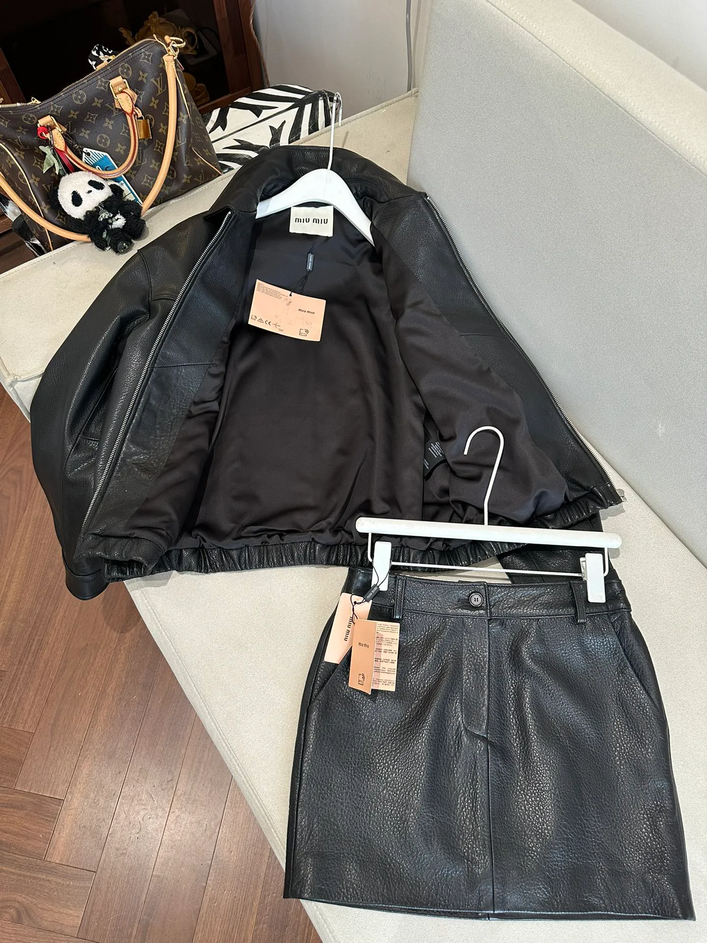 Кожаные Куртки И Дублёнки Женские Miu Miu 11625030
