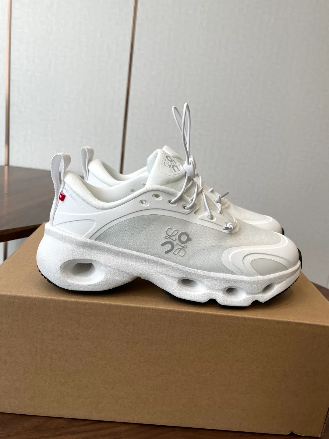 Кроссовки Женские Loewe 138021