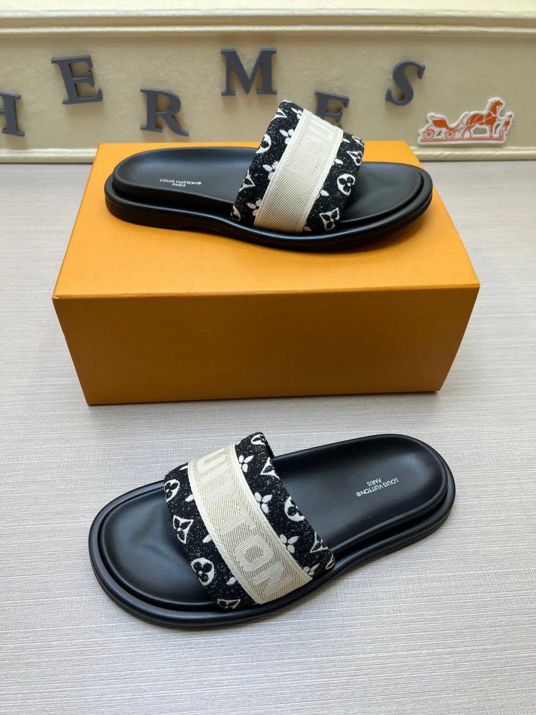 Шлепанцы Женские Louis Vuitton 9801518
