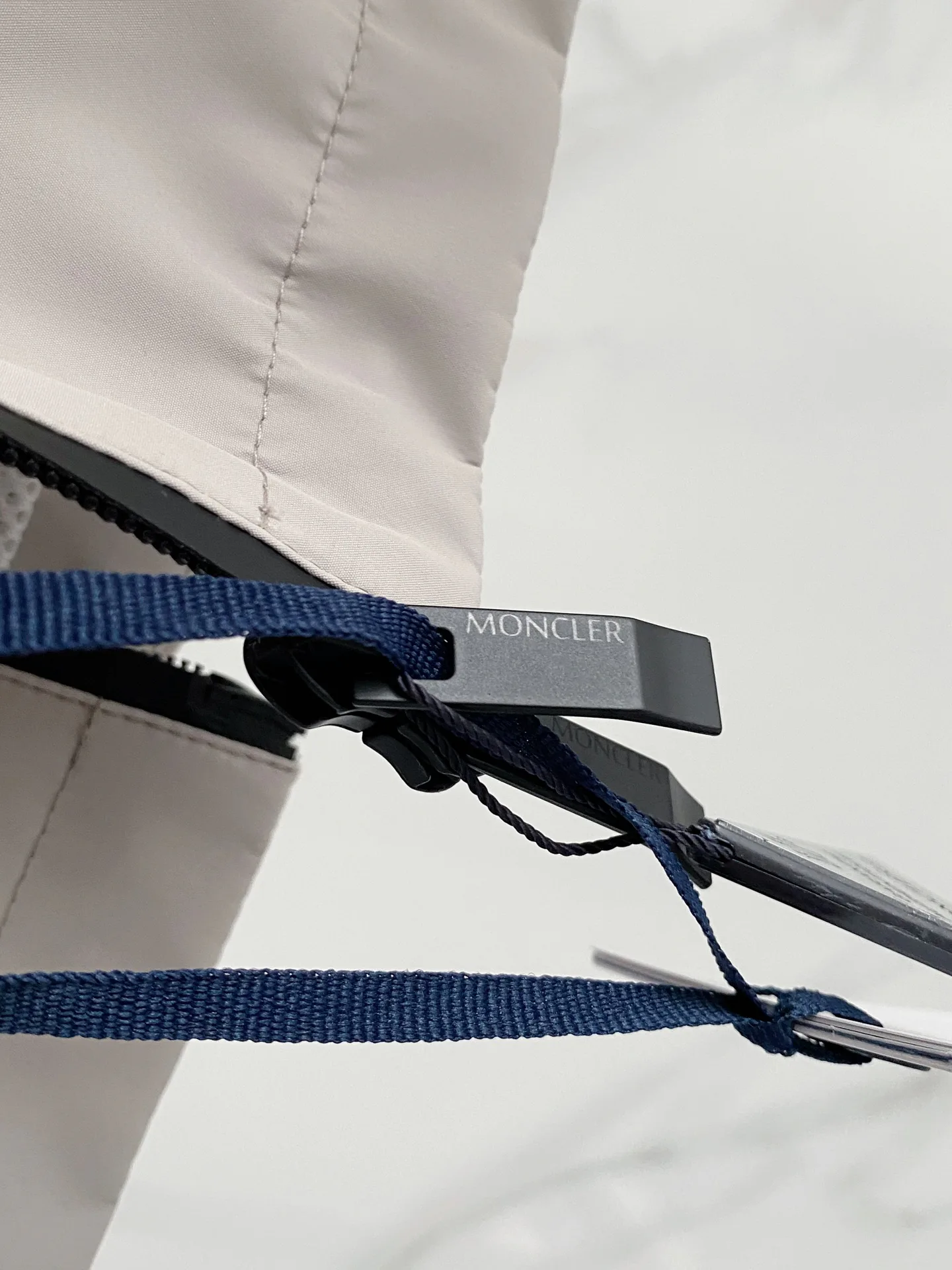 Куртки И Пуховики Мужские Moncler 10610765