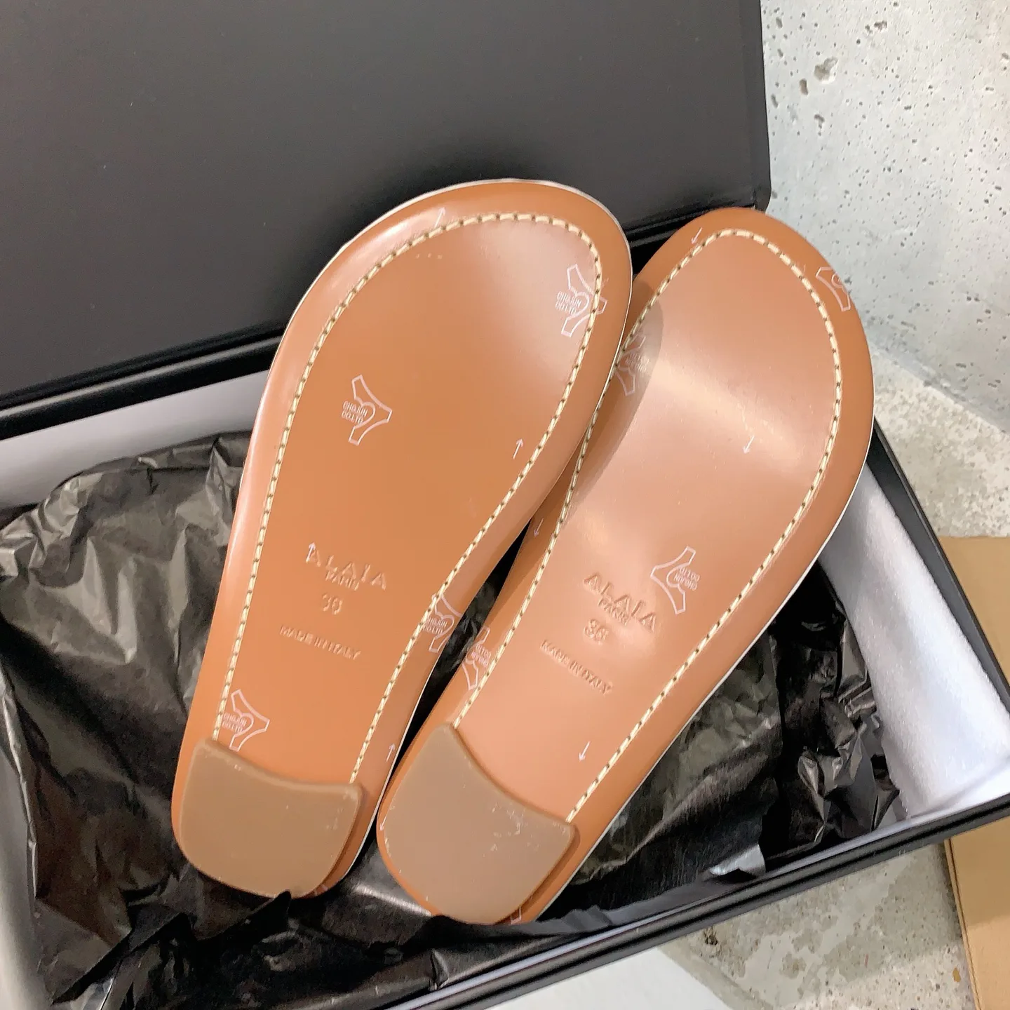 Шлепанцы Женские Alaia 24348