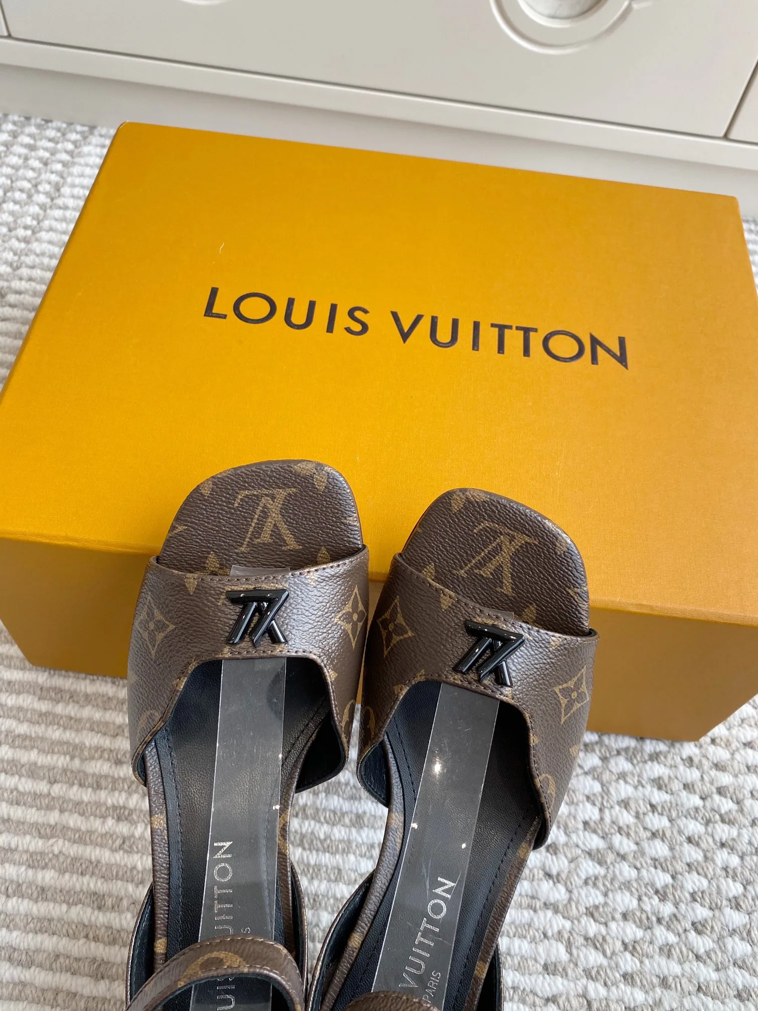 Босоножки Женские Louis Vuitton 34061