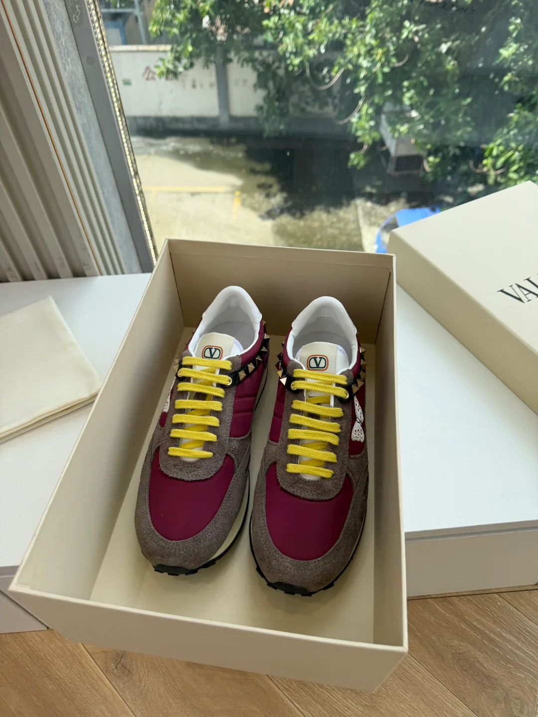 Кроссовки Женские Valentino 18053444