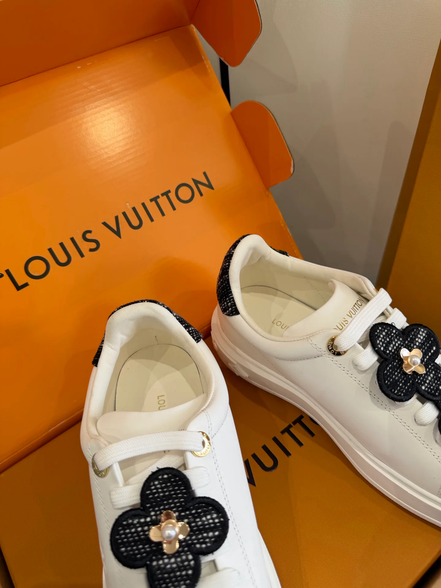 Кроссовки Женские Louis Vuitton 20085255