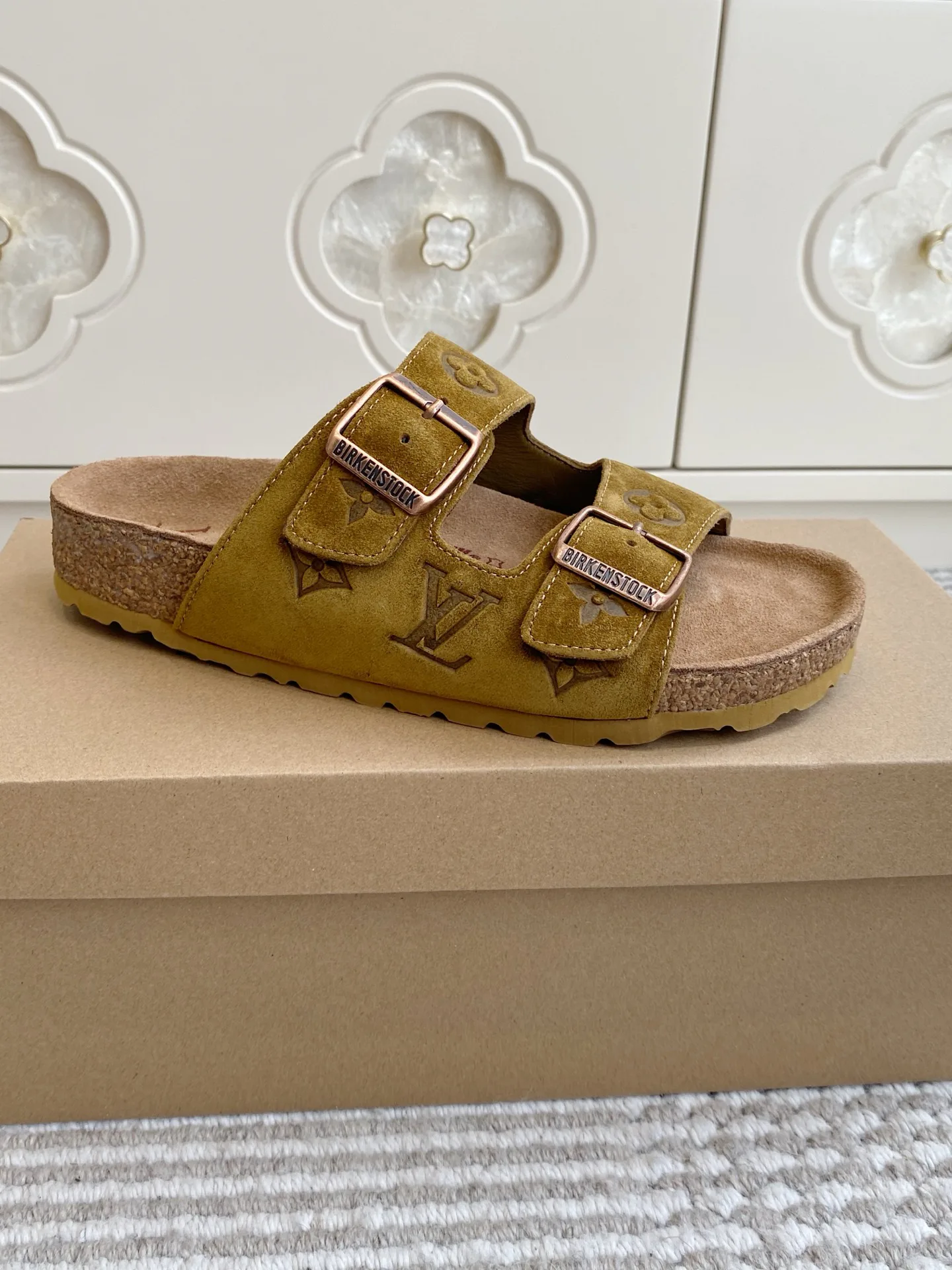 Шлепанцы Женские Louis Vuitton 11599278