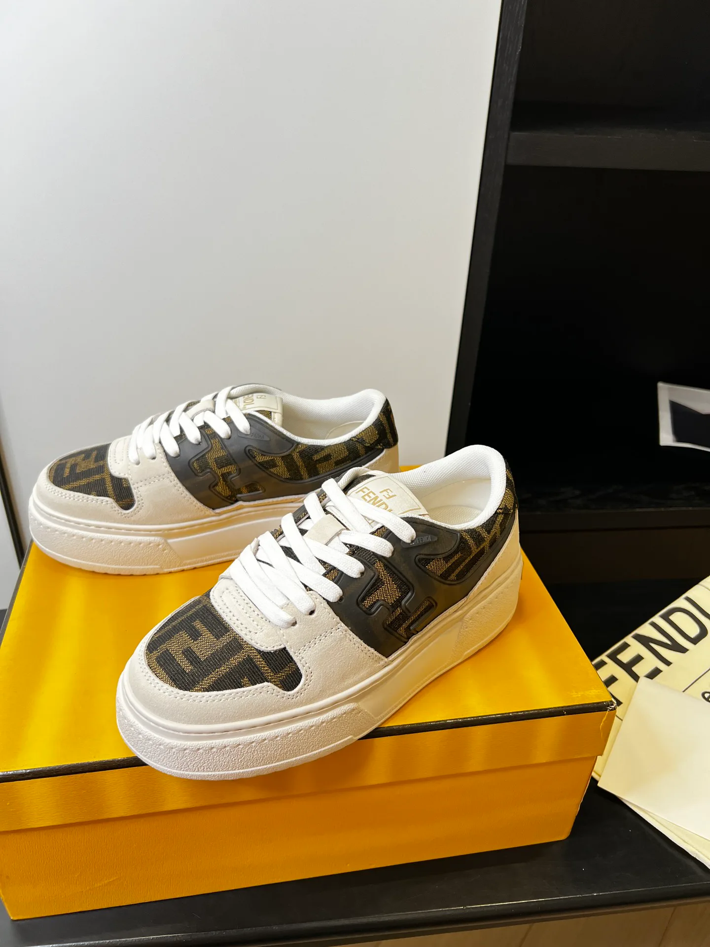 Кроссовки Женские Fendi 515275