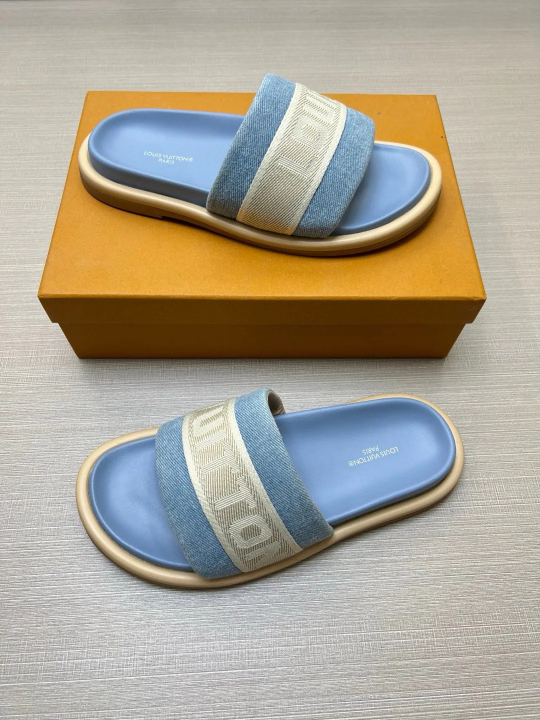 Шлепанцы Женские Louis Vuitton 9801525