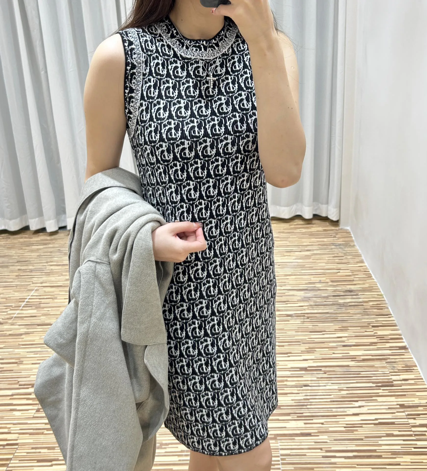 Платья Женские Christian Dior 3585