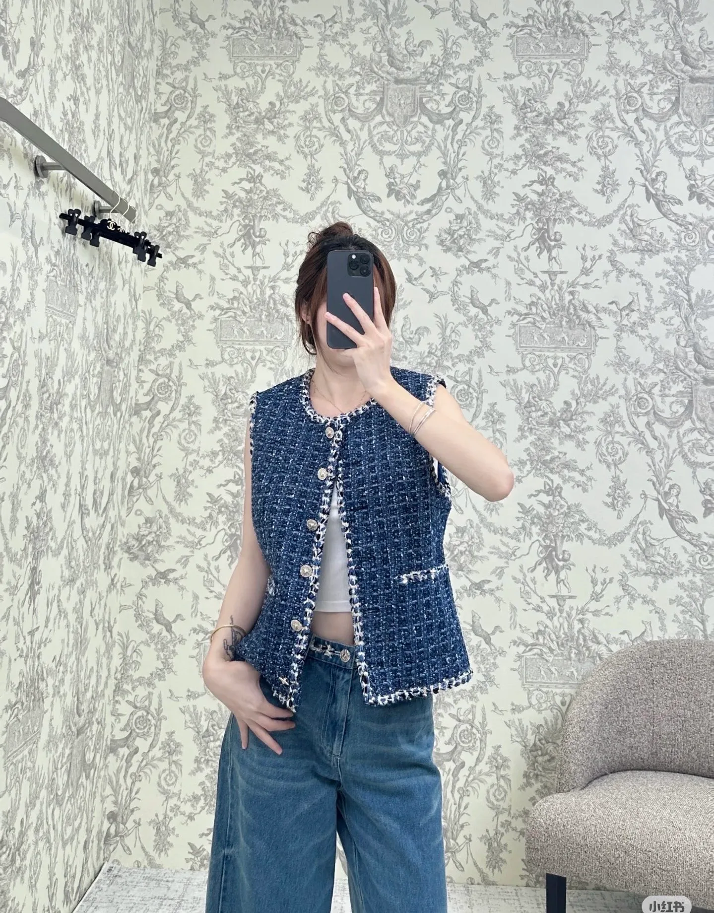 Жилеты Женские Chanel 17144793