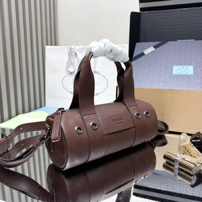 Классические Сумки Женские Prada 16953768