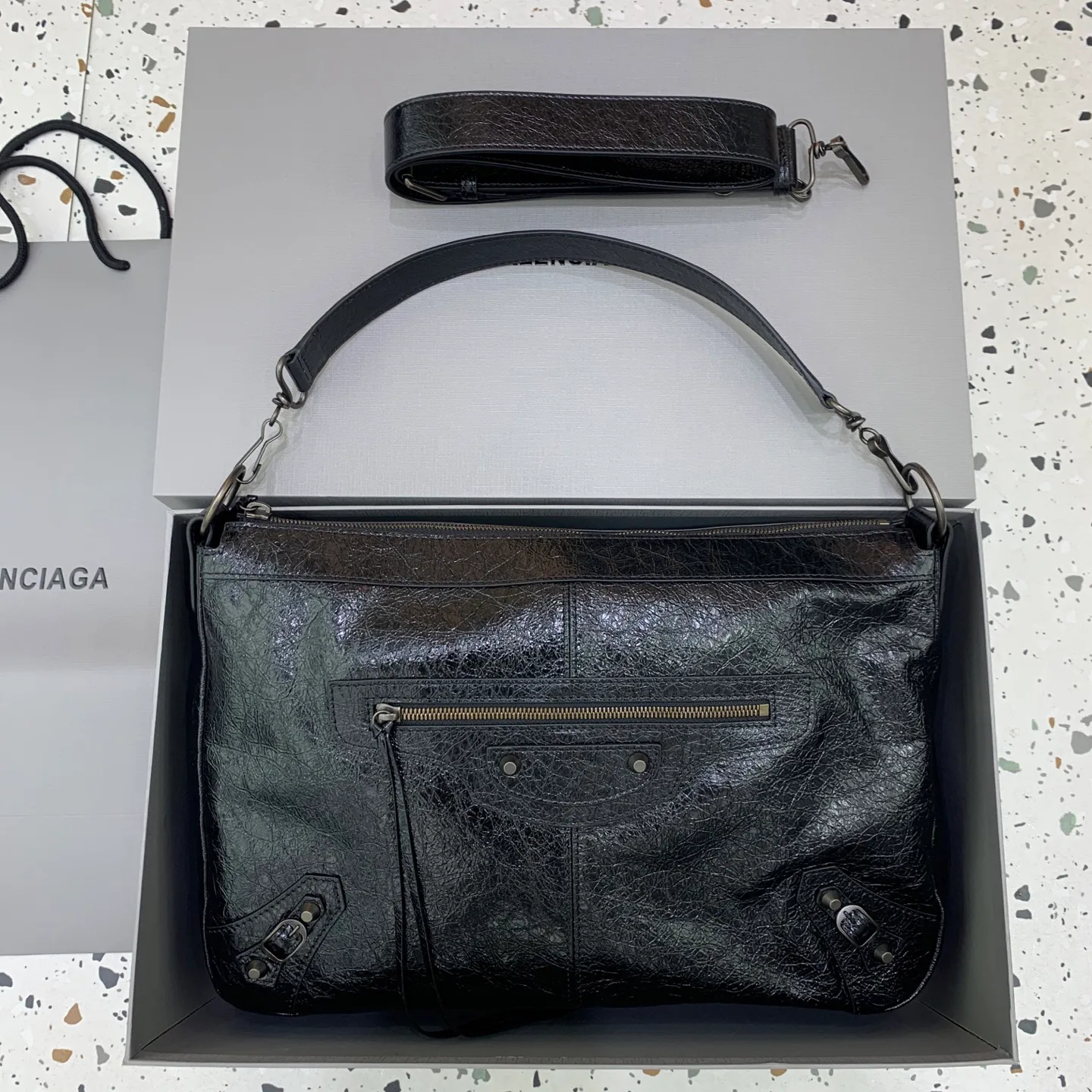 Сумки На Ремне Женские Balenciaga 13427256