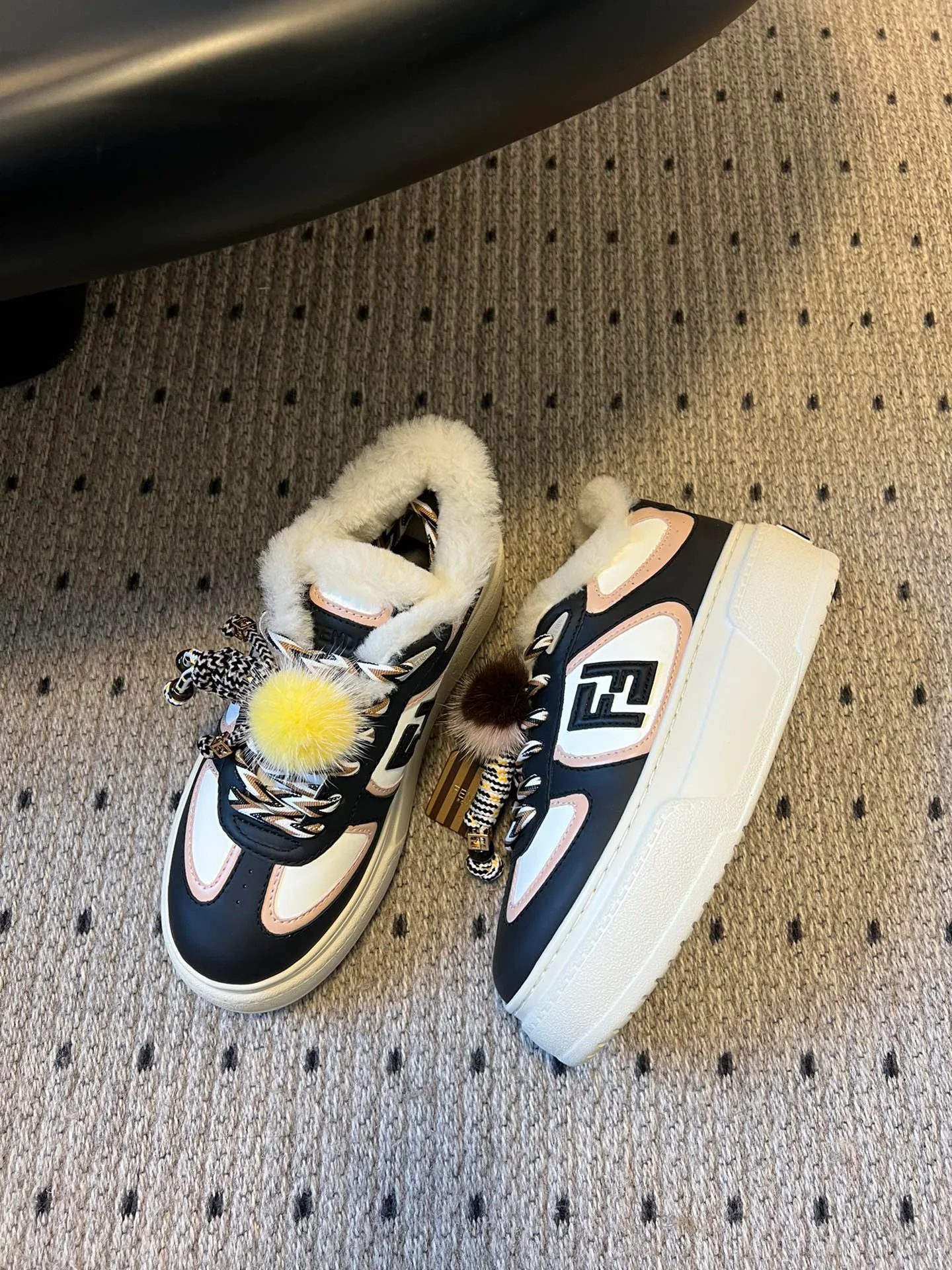 Кроссовки Женские Fendi 927557