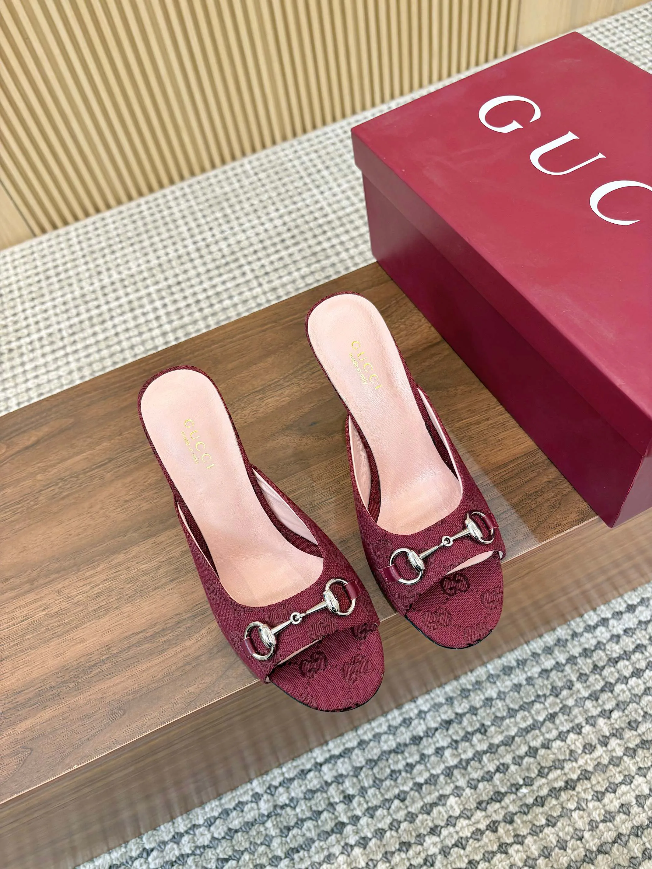 Босоножки Женские Gucci 11529295