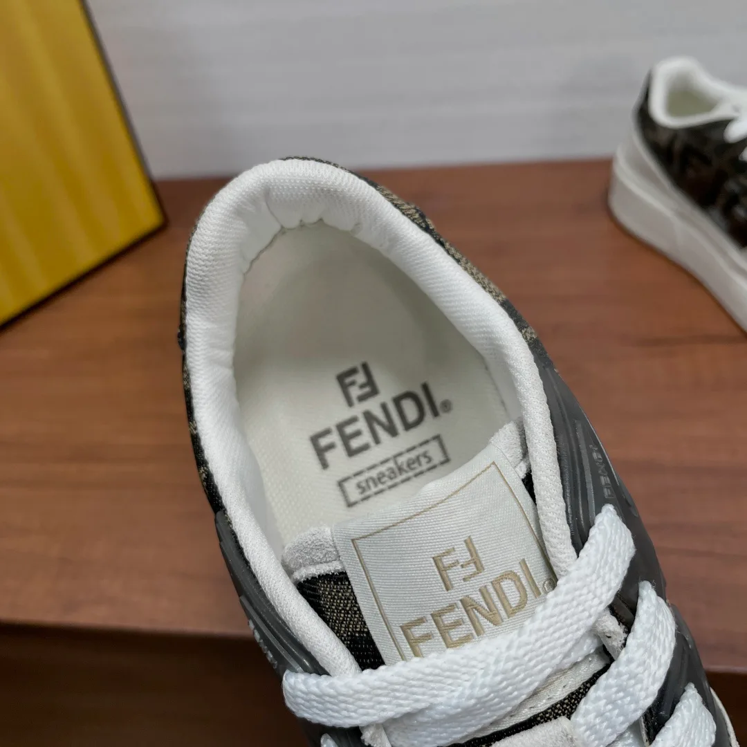Кроссовки Женские Fendi 18626500